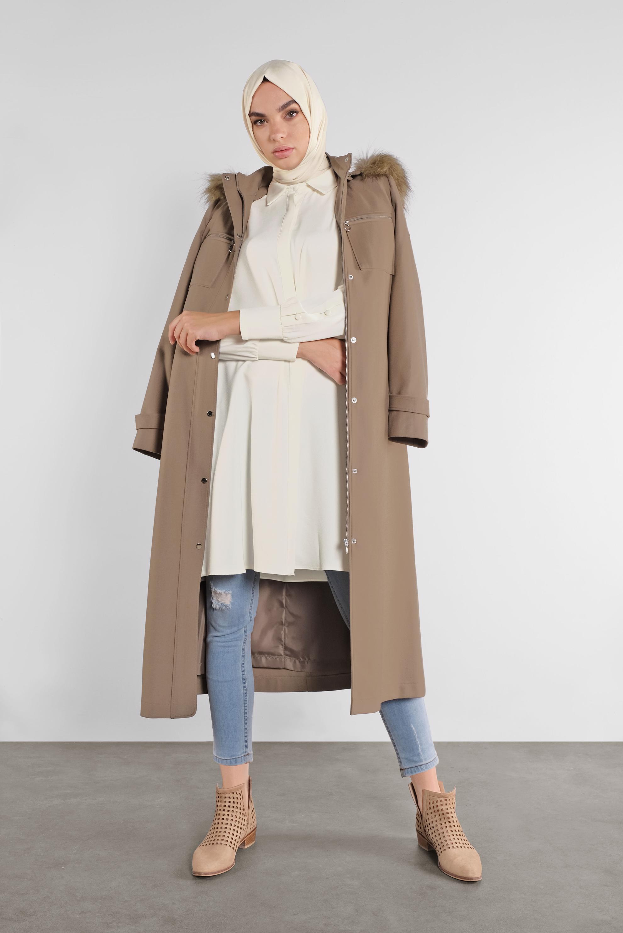 Tesettür giyim BEYAZ KOLLARI DÜĞME DETAYLI ERKEK YAKA TUNİK 41179 