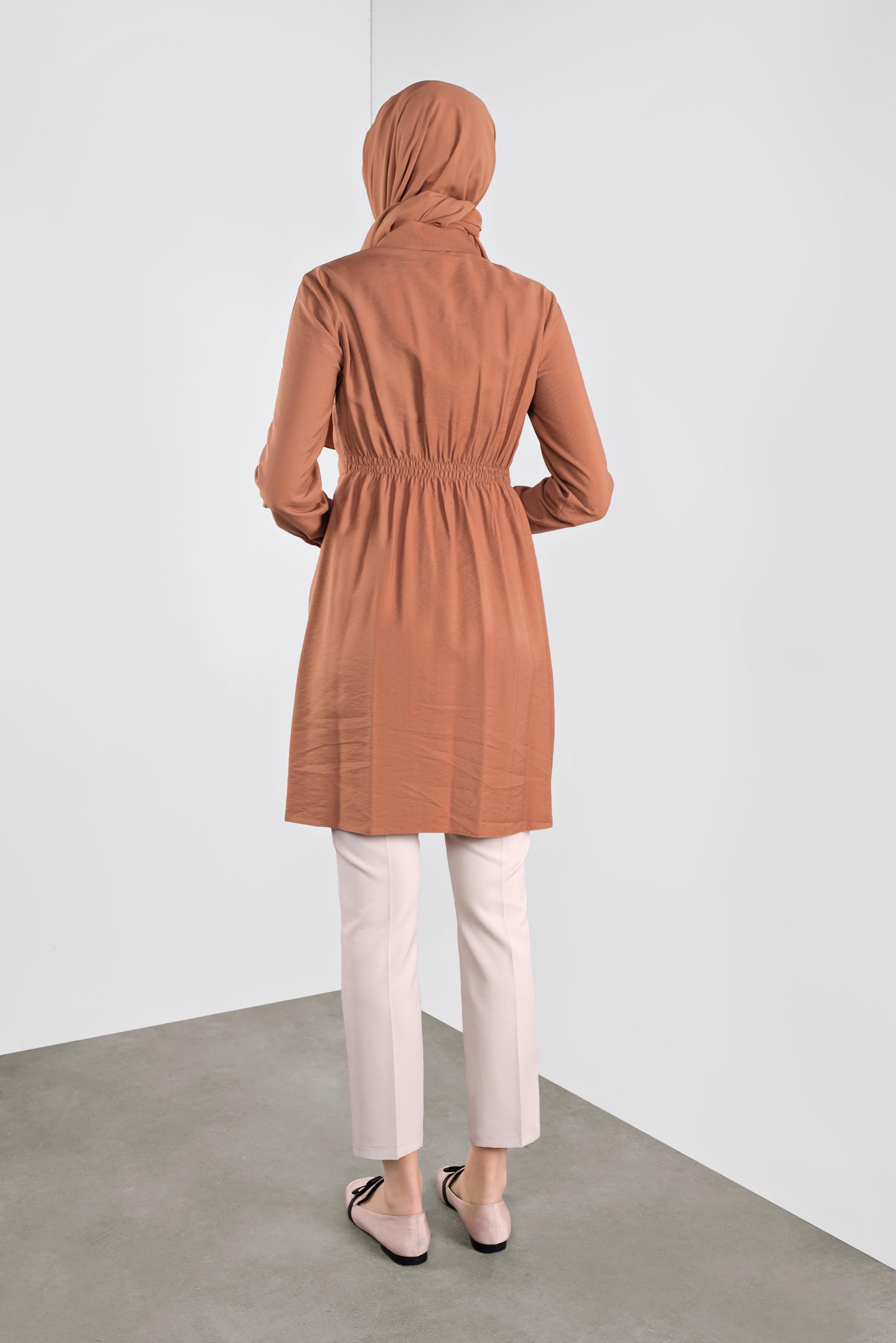 Tesettür giyim KAHVE BELİ BAĞCIKLI DÜĞMELİ TUNİK 41187 