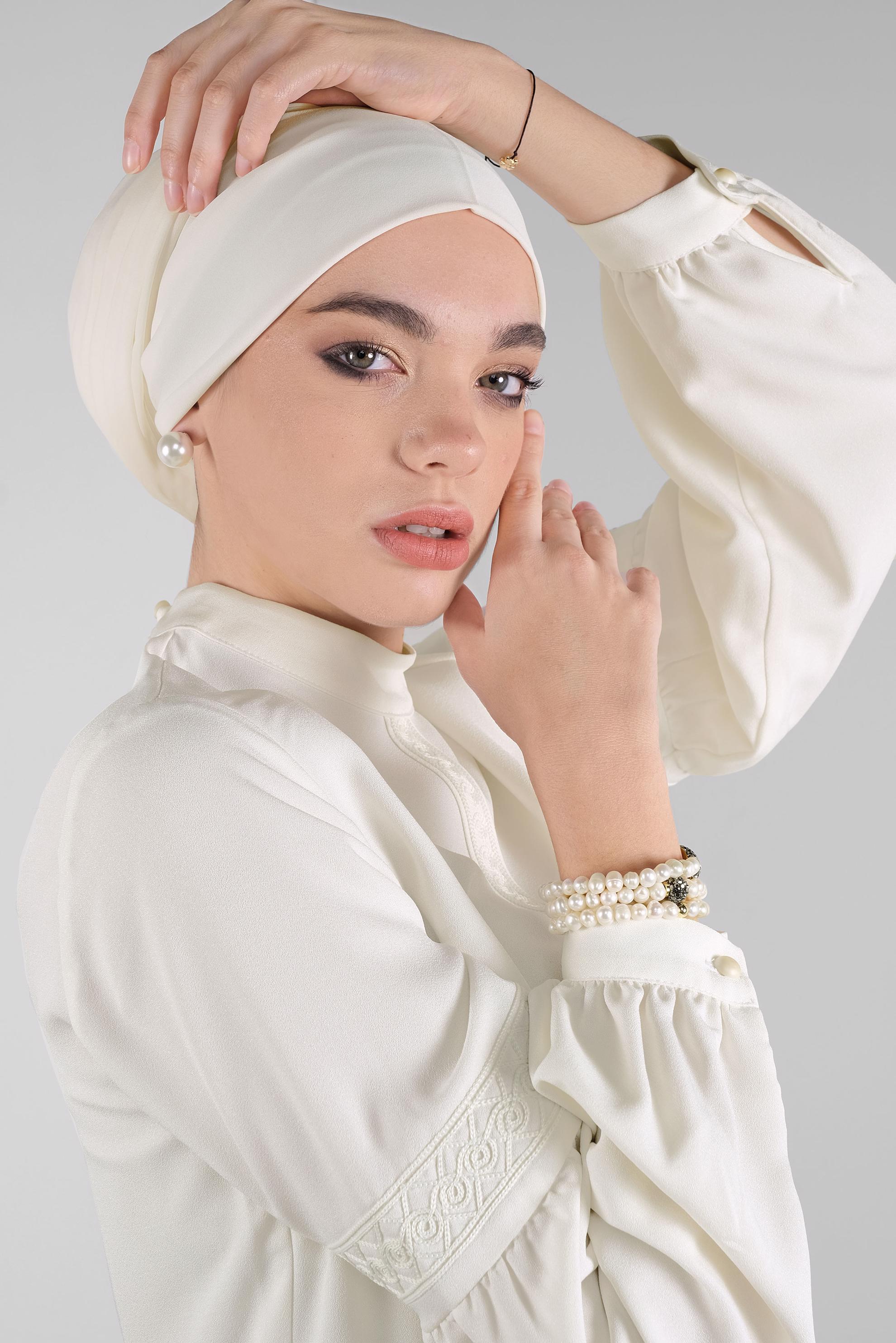 Tesettür giyim BEYAZ ETEK UCU FIRFIRLI TUNİK 41189