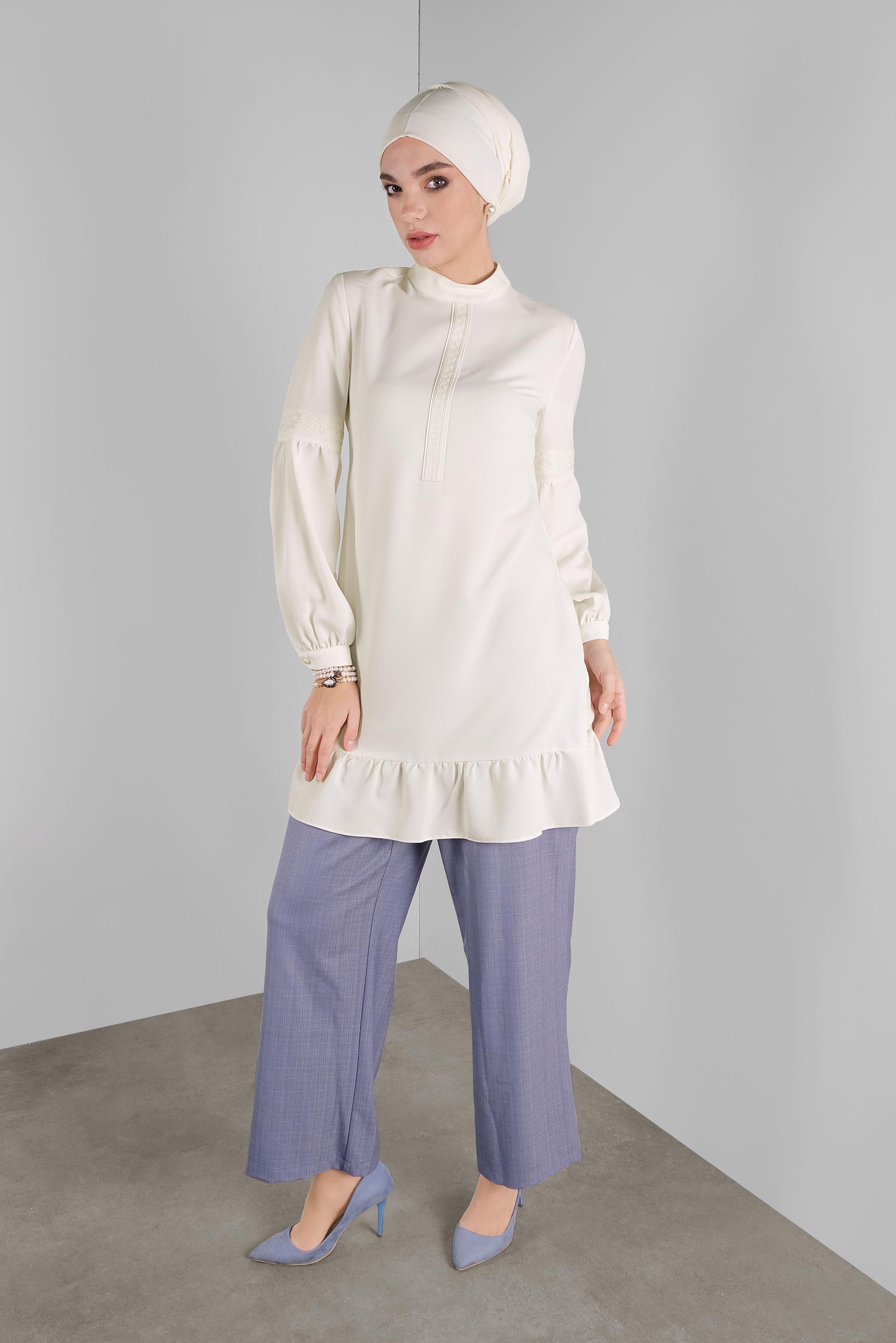 Tesettür giyim BEYAZ ETEK UCU FIRFIRLI TUNİK 41189