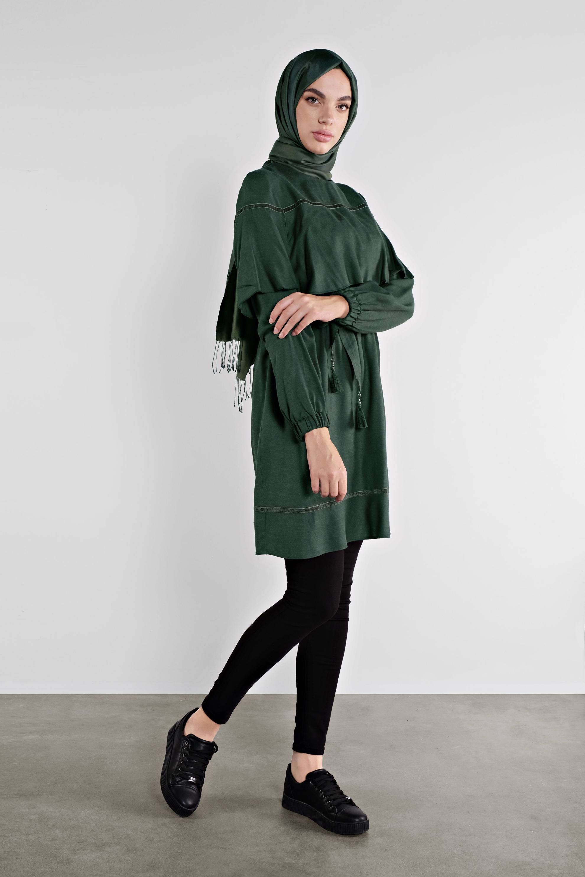Tesettür giyim YEŞİL KUŞAKLI PÜSKÜLLÜ TUNİK 41190 
