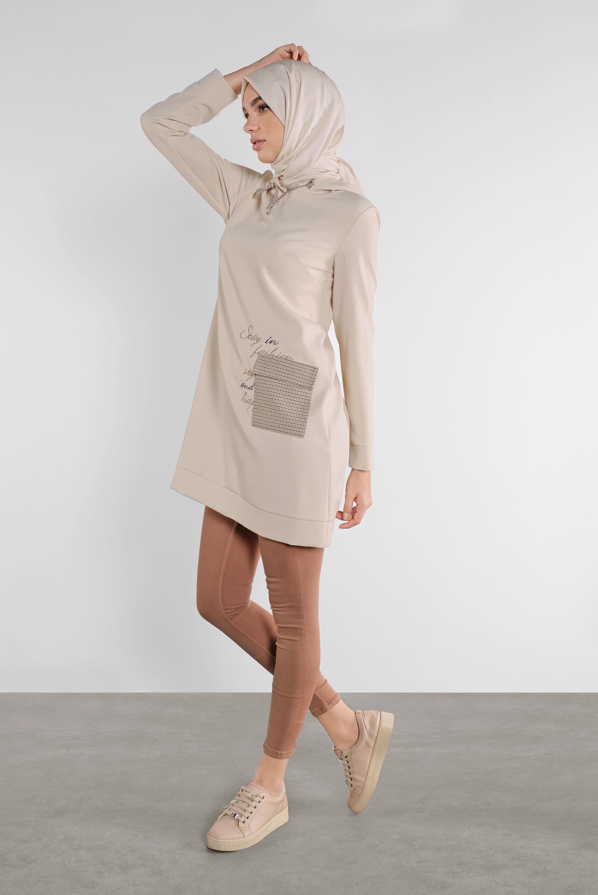 Tesettür giyim BEJ CEPLİ KAPÜŞONLU TUNİK 41192 