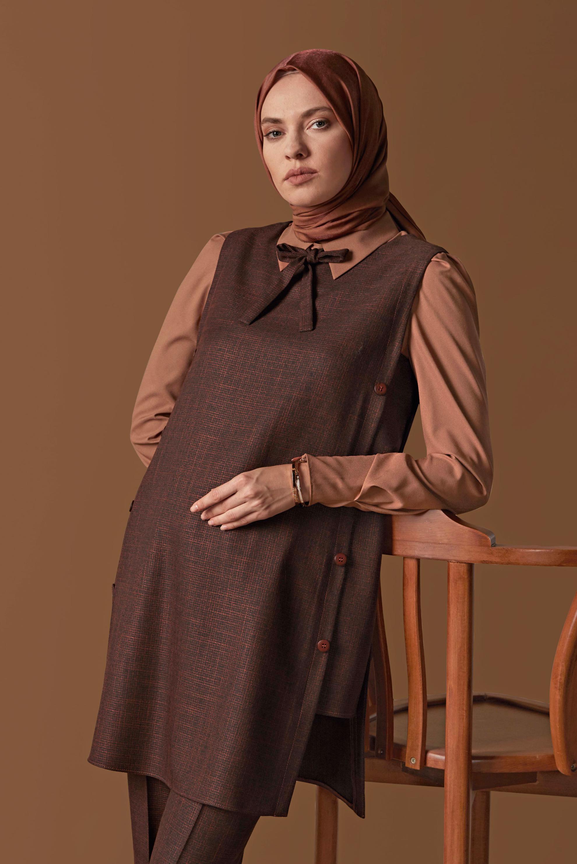 Tesettür giyim TURUNCU YIRTMACI DÜĞMELİ ÜÇLÜ PANTOLONLU TAKIM 41221 