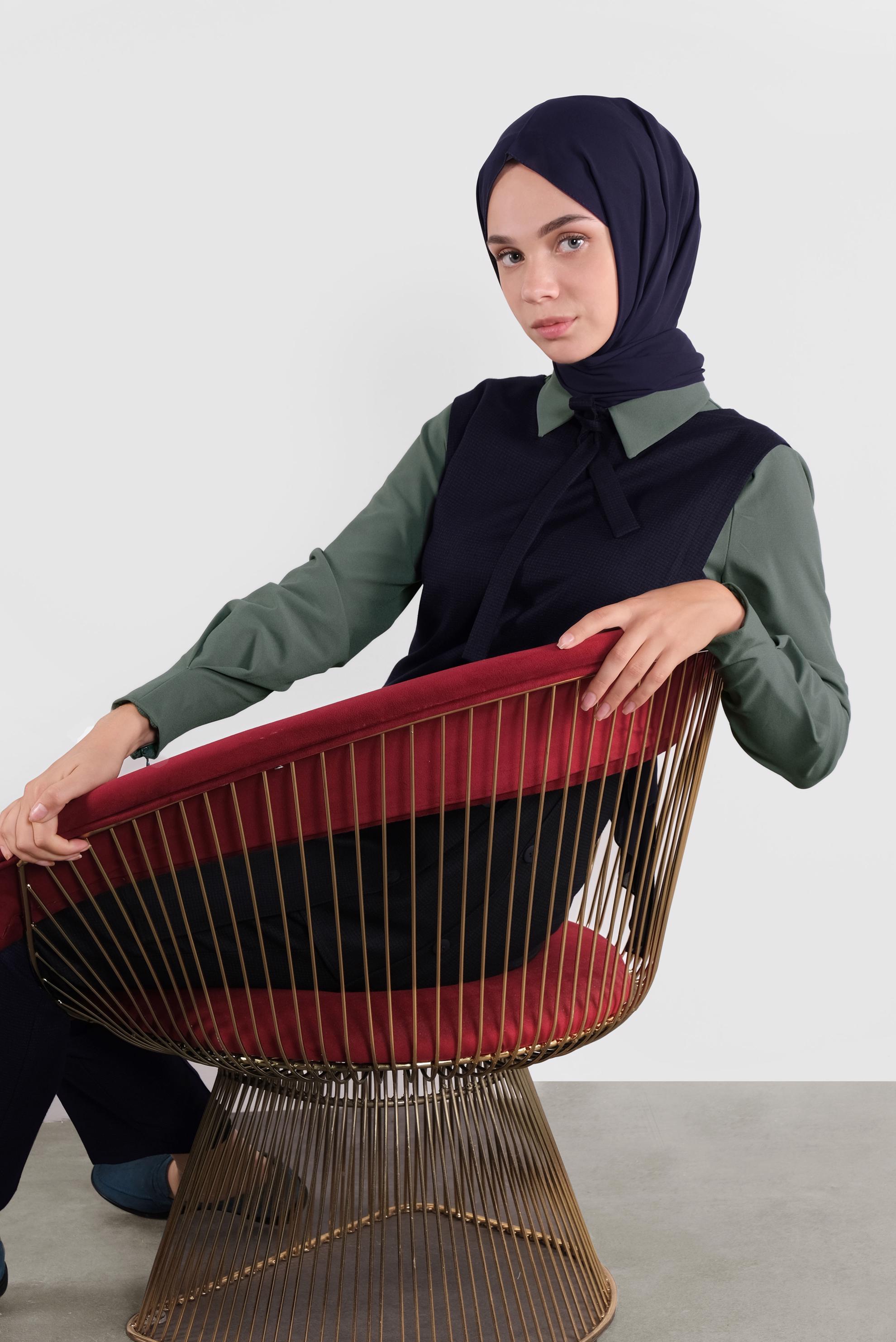 Tesettür giyim LACİVERT YIRTMACI DÜĞMELİ ÜÇLÜ PANTOLONLU TAKIM 41221 