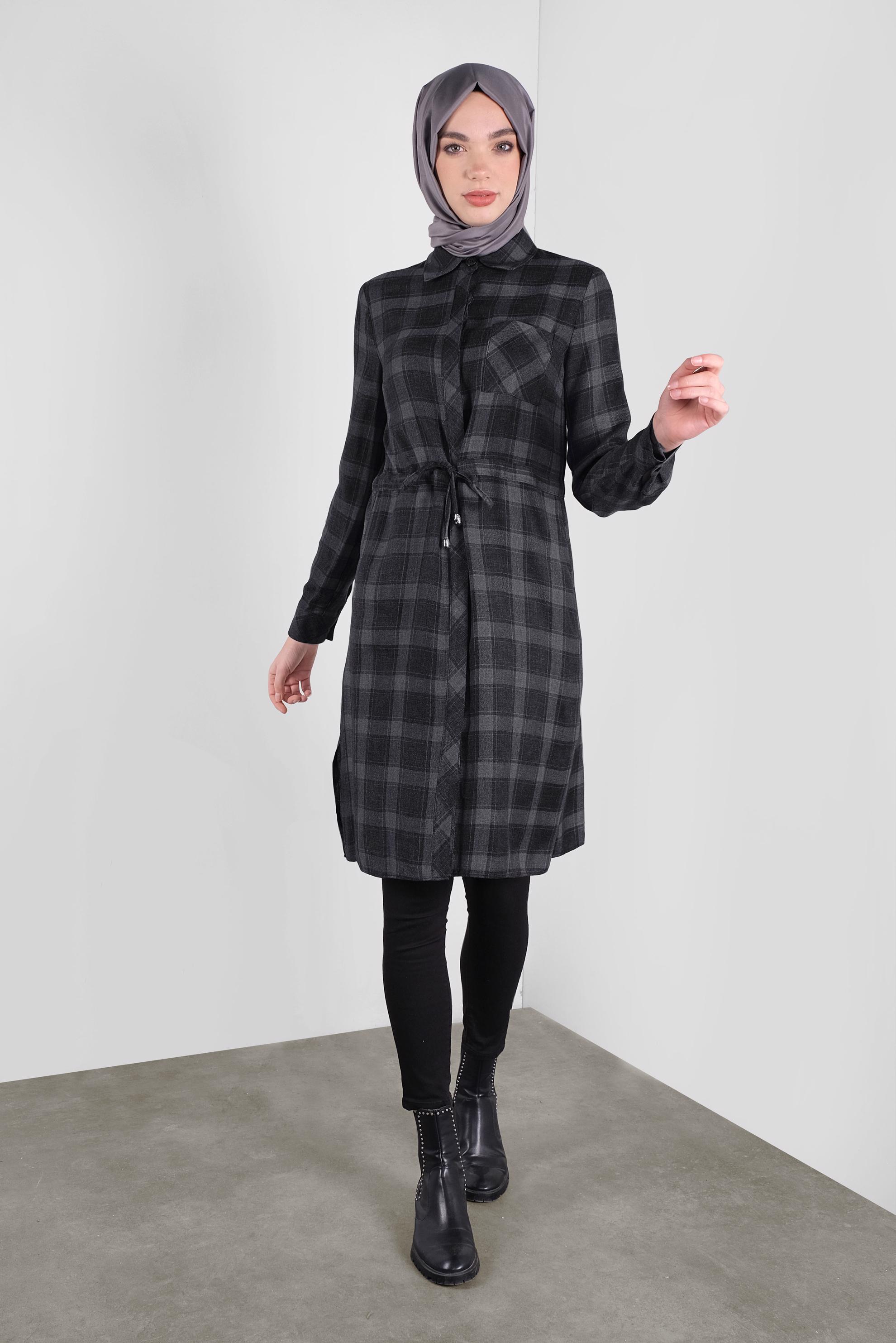 Tesettür giyim SİYAH BELİ BÜZGÜLÜ KARELİ TUNİK 41225