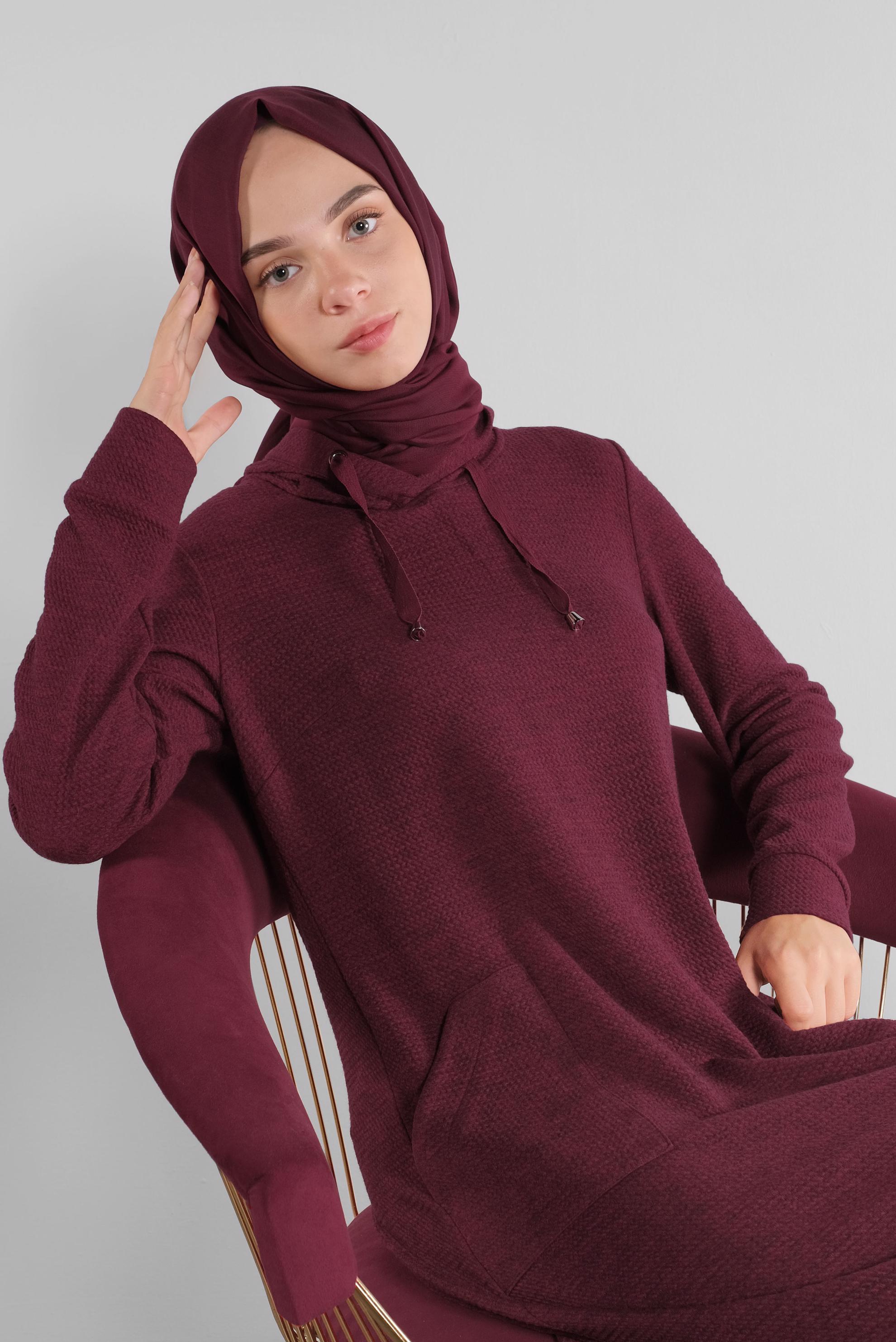 Tesettür giyim BORDO KAPÜŞONLU CEPLİ TUNİK 41227 