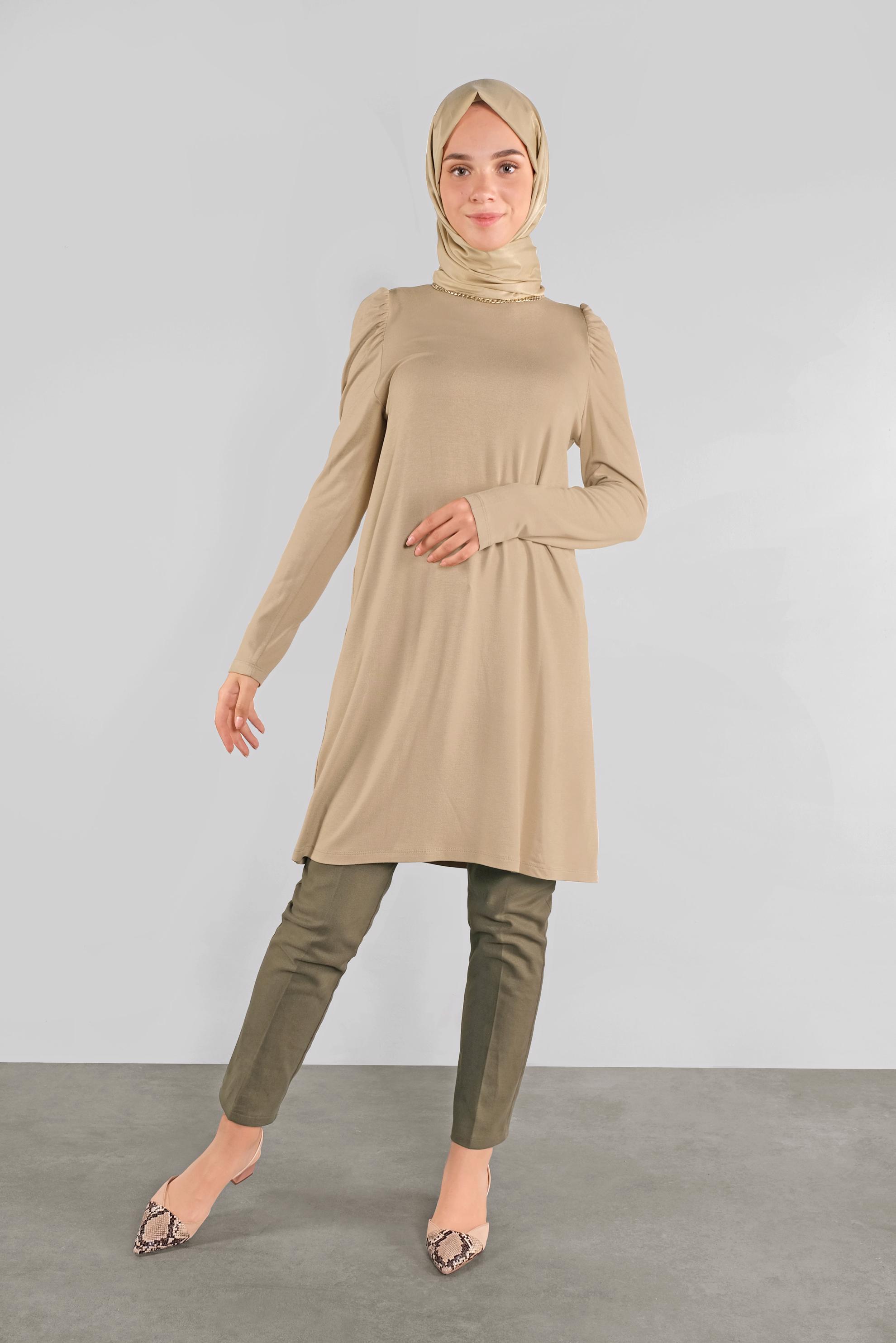 Tesettür giyim BEJ OMUZLARI VOLANLI BOĞAZLI TUNİK 41233 