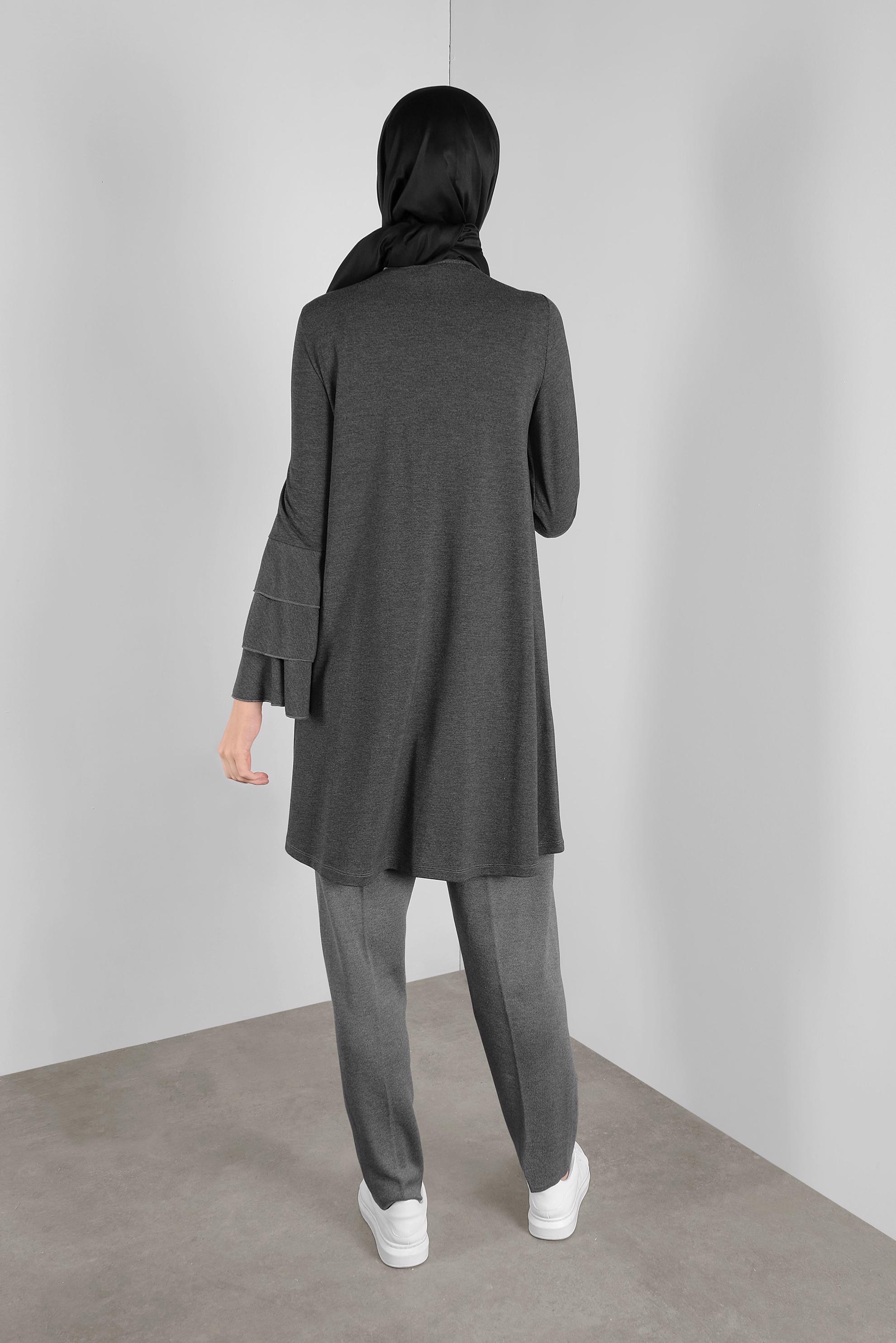 Tesettür giyim GRİ VOLANLI KOL DETAYLI TUNİK 41235