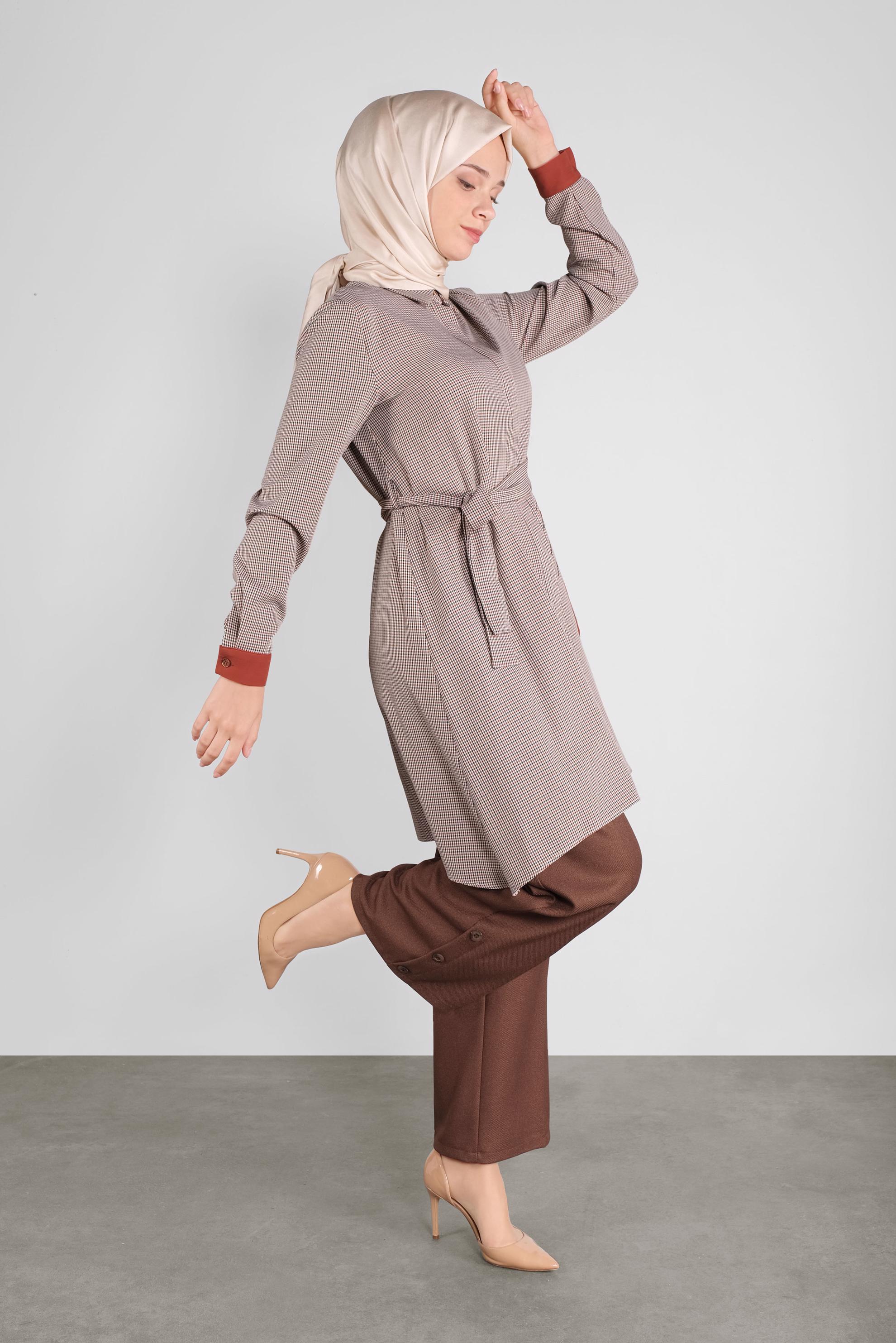 Tesettür giyim KIRMIZI EKOSE DÜĞMELİ TUNİK 41240 