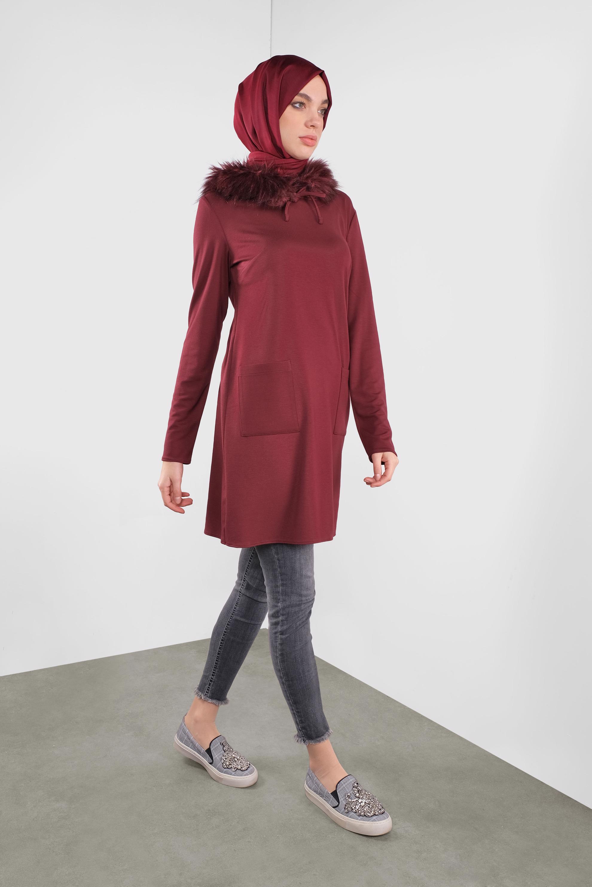 Tesettür giyim BORDO KAPÜŞONU KÜRKLÜ BAĞCIKLI TUNİK 41292