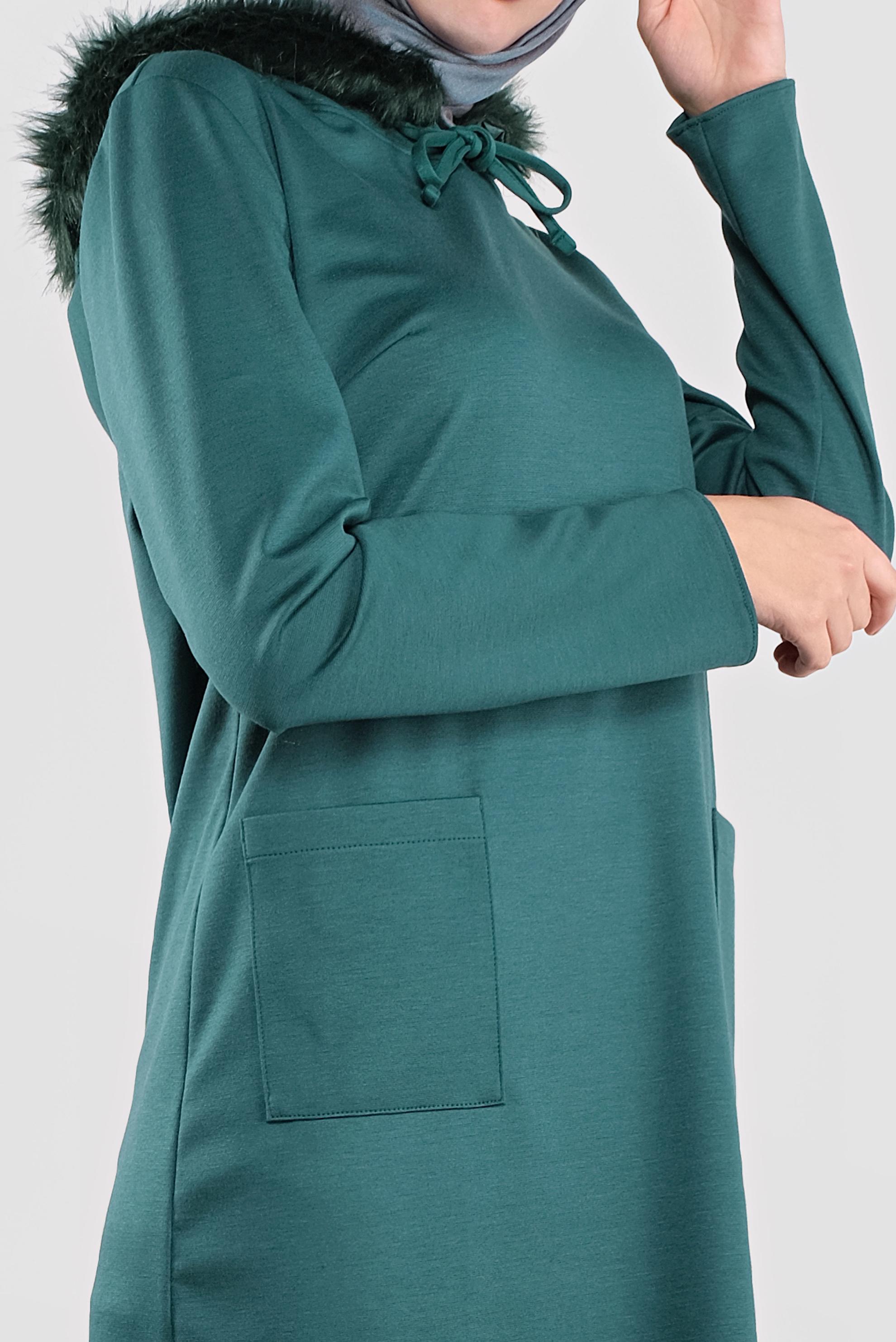 Tesettür giyim YEŞİL KAPÜŞONU KÜRKLÜ BAĞCIKLI TUNİK 41292