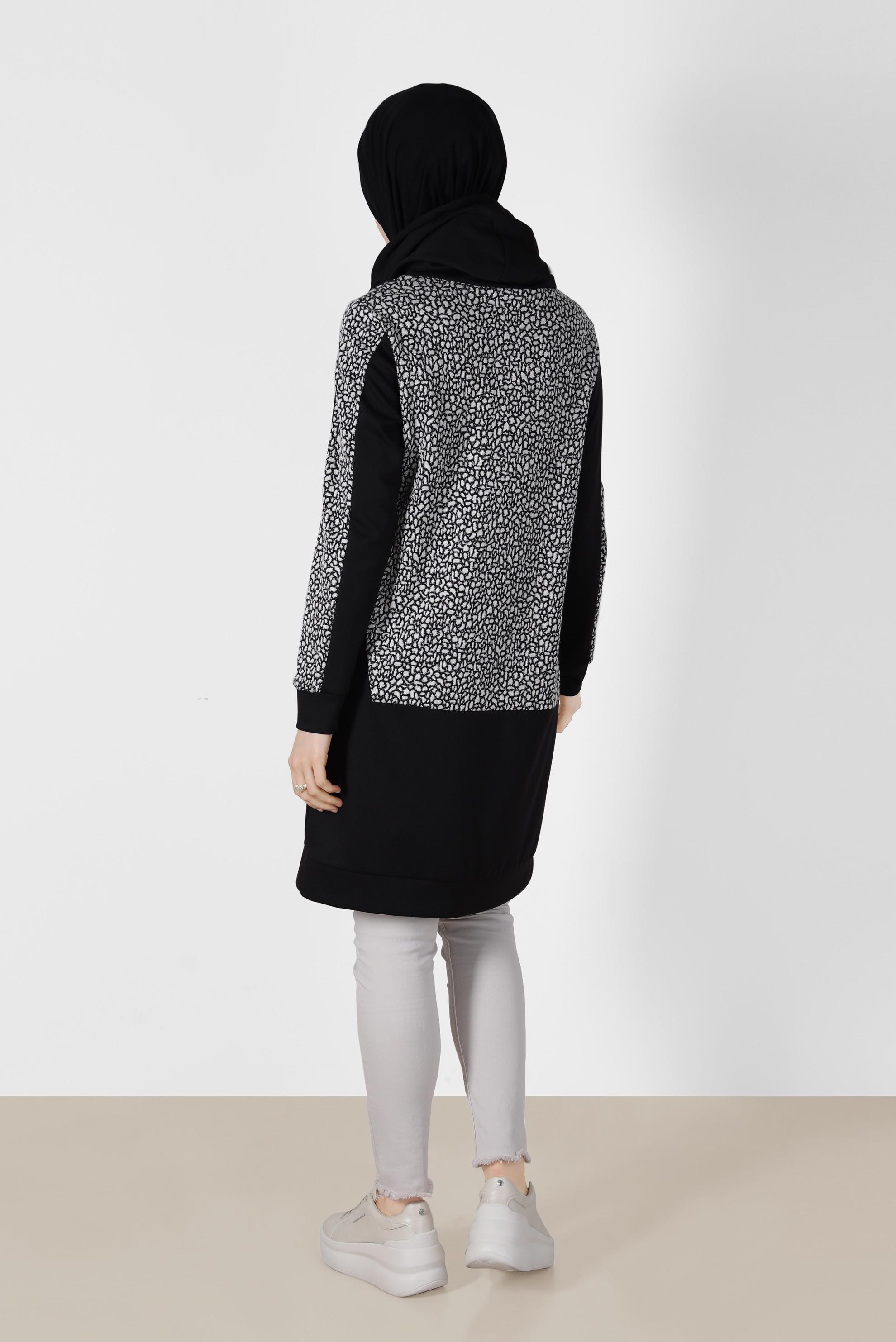 Tesettür giyim SİYAH KAPÜŞONLU DESENLİ TUNİK 41301 