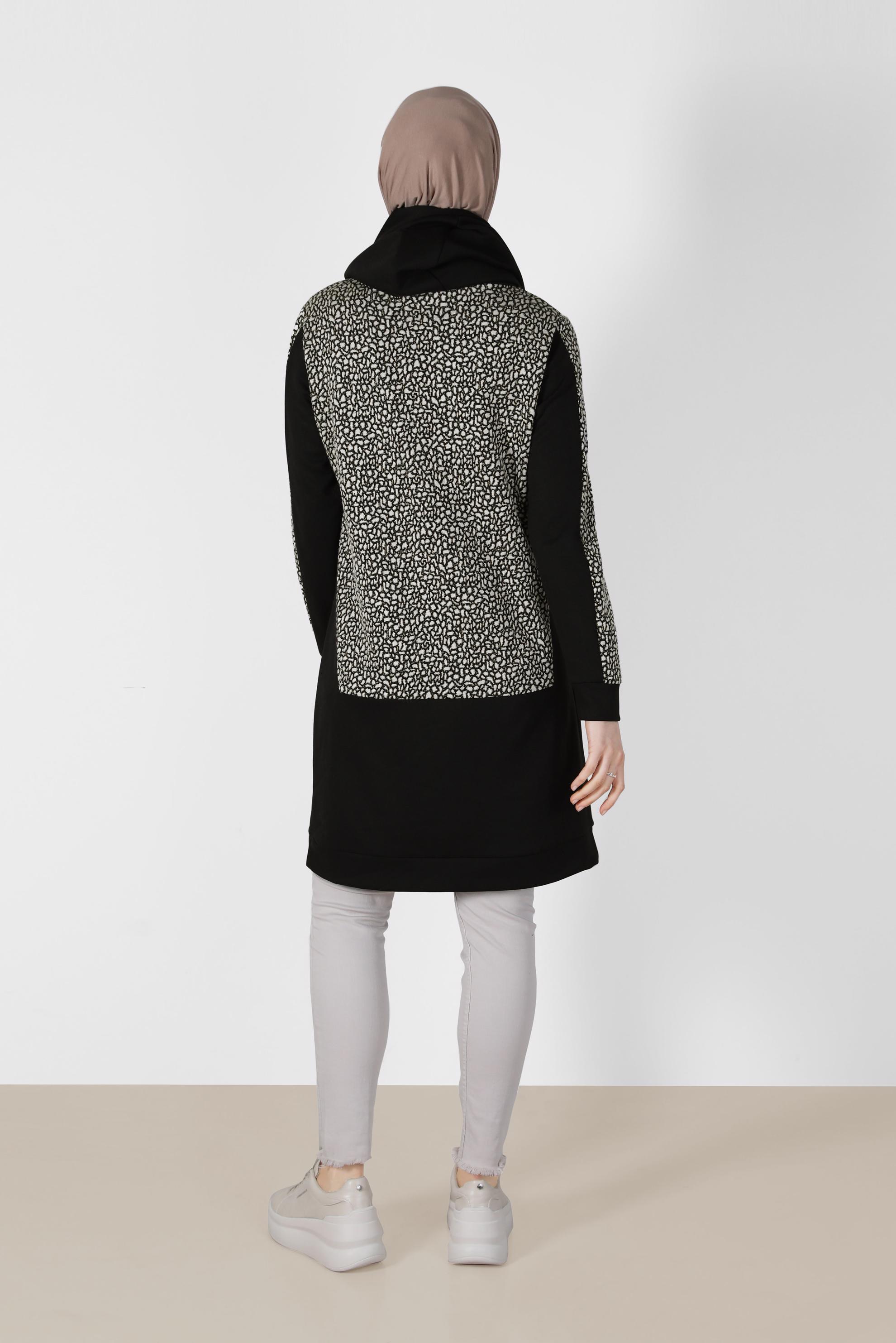 Tesettür giyim SİYAH KAPÜŞONLU DESENLİ TUNİK 41301 