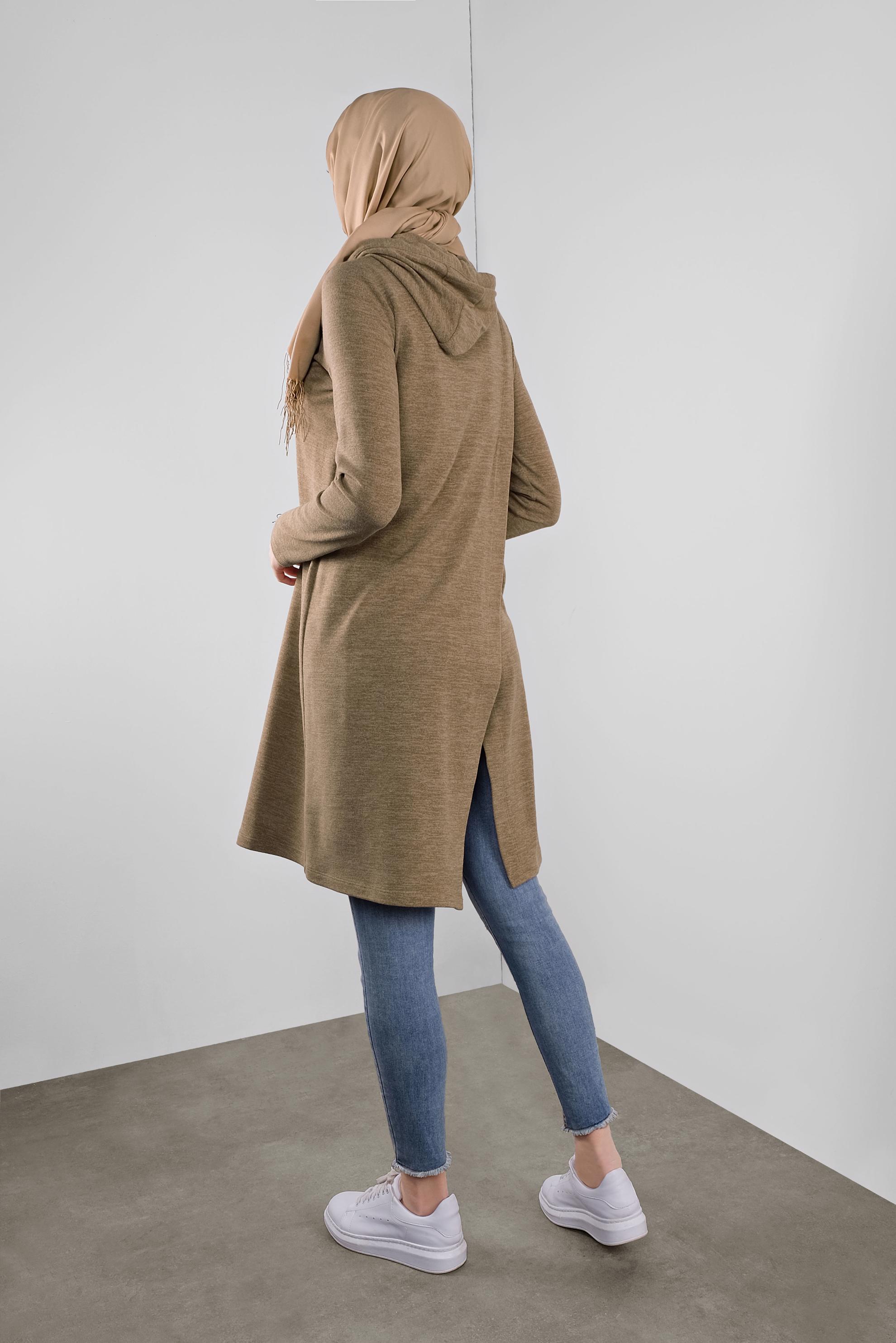 Tesettür giyim KAHVE KAPÜŞONLU BAĞCIKLARI TÜYLÜ TRİKO TUNİK 41303