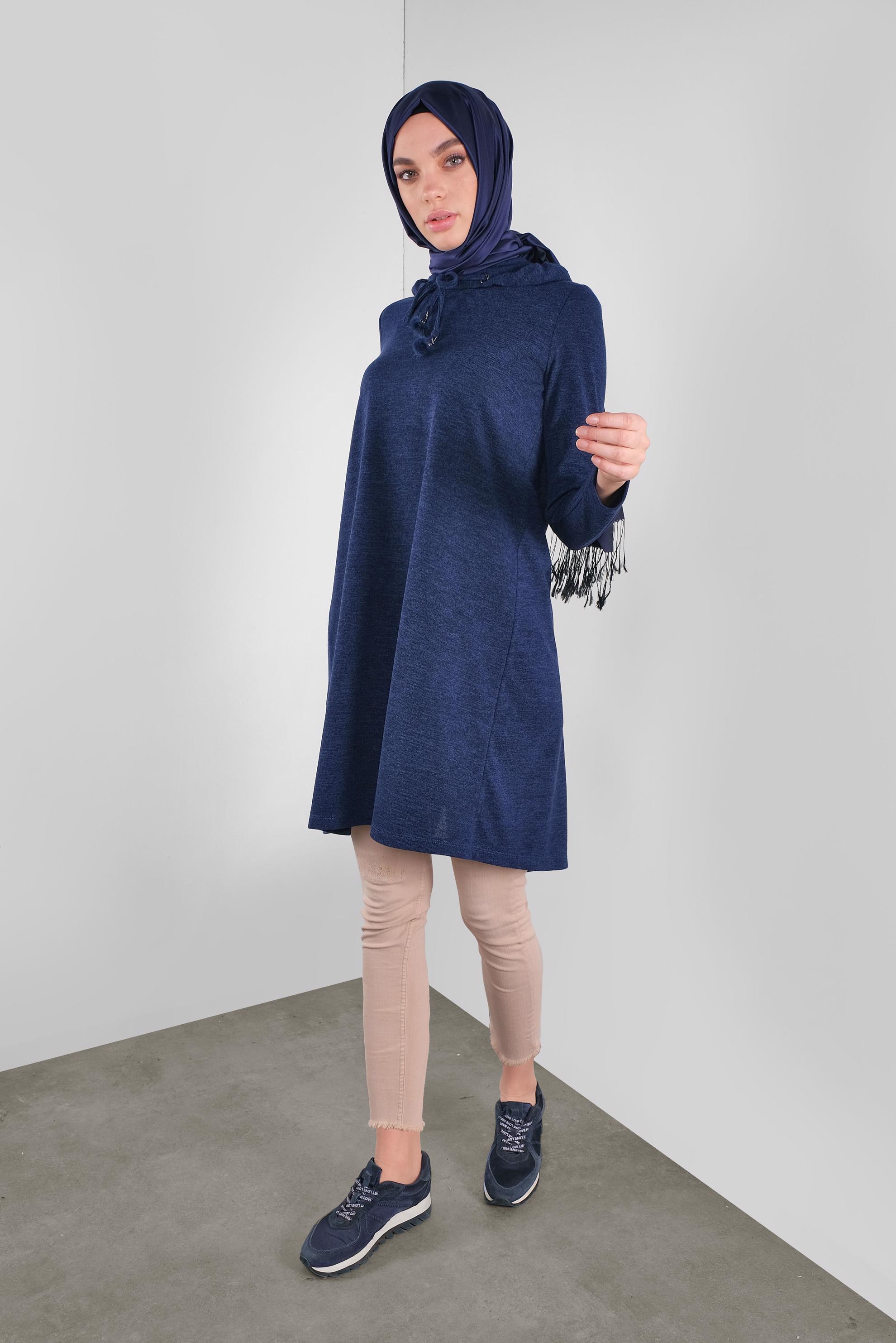 Tesettür giyim LACİVERT KAPÜŞONLU BAĞCIKLARI TÜYLÜ TRİKO TUNİK 41303