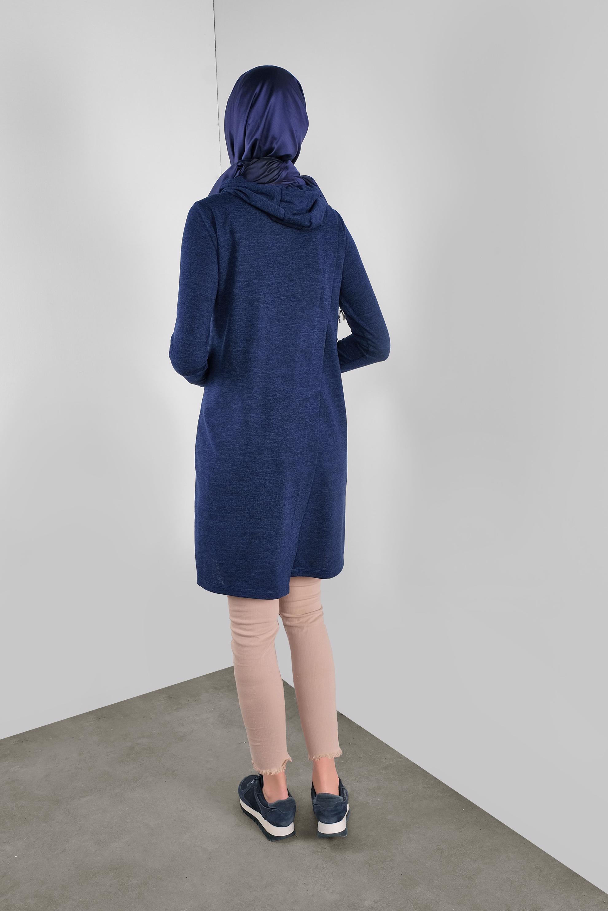 Tesettür giyim LACİVERT KAPÜŞONLU BAĞCIKLARI TÜYLÜ TRİKO TUNİK 41303