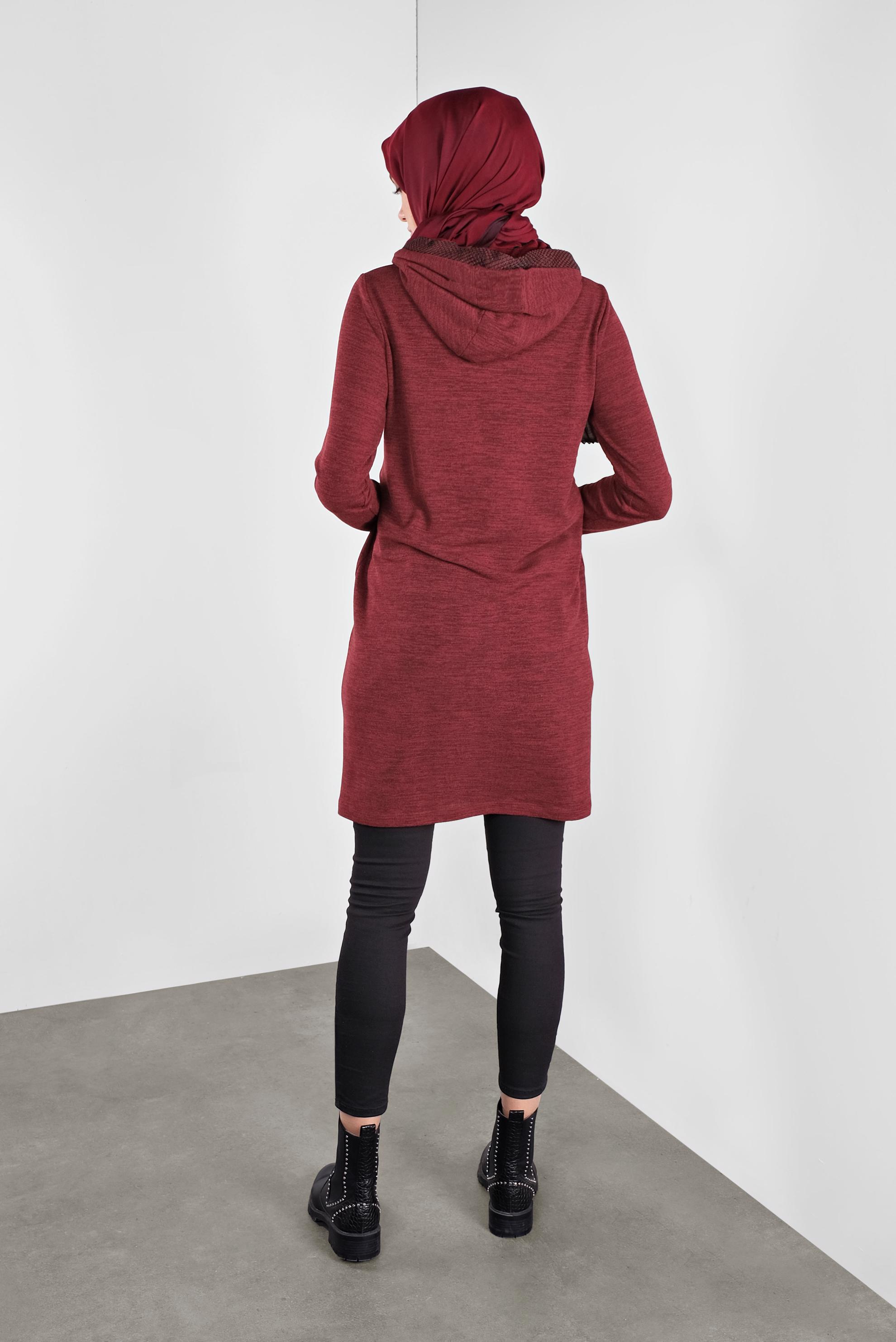 Tesettür giyim BORDO KAPÜŞONLU FİLE DETAYLI TUNİK 41307