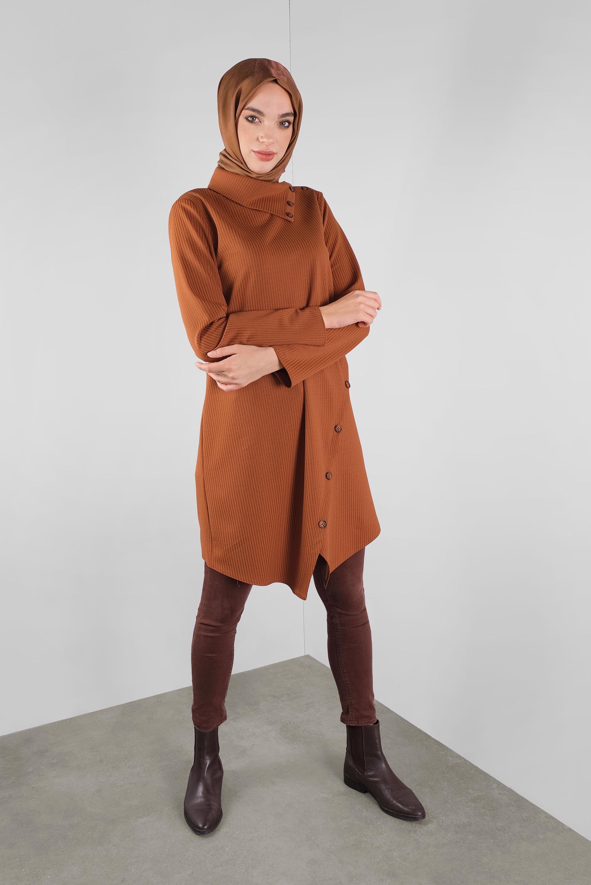 Tesettür giyim TABA DÜĞME DETAYLI ASİMETRİK KESİM TUNİK 41312