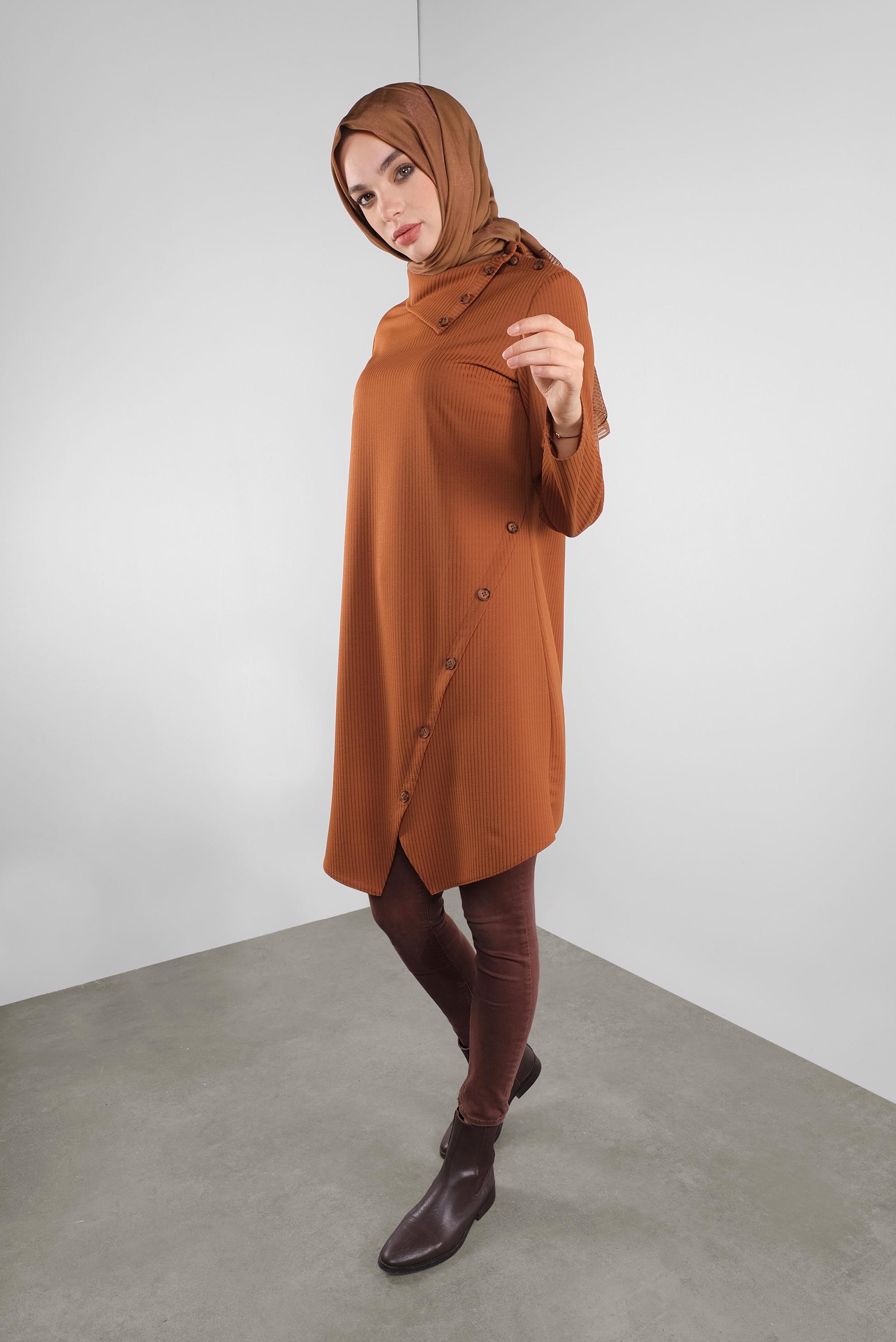 Tesettür giyim TABA DÜĞME DETAYLI ASİMETRİK KESİM TUNİK 41312