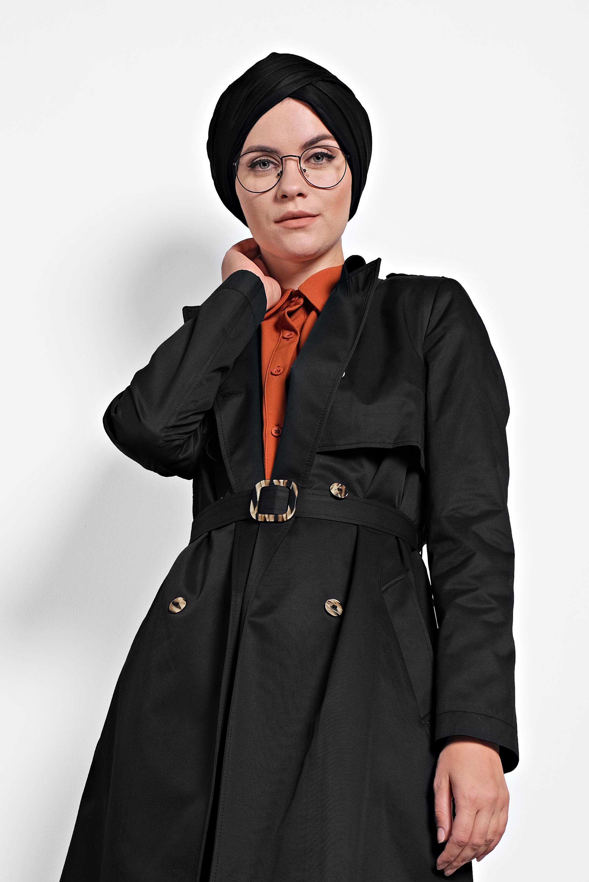 Tesettür giyim SİYAH BELİ KEMERLİ DÜĞMELİ TRENÇKOT 10011 