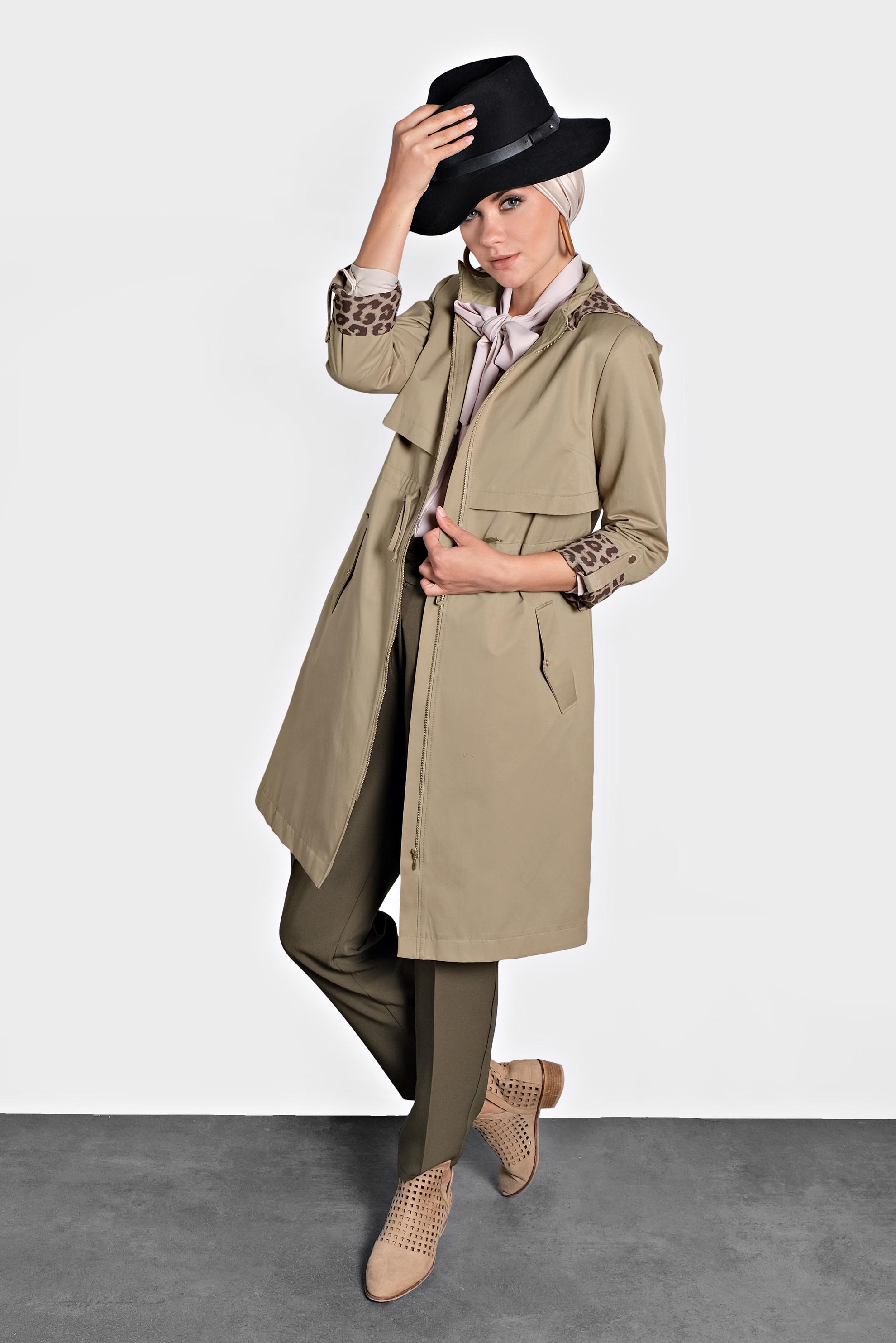 Tesettür giyim KAHVE BELİ BÜZGÜLÜ FERMUARLI LEOPAR DESENLİ TRENÇKOT 10124 