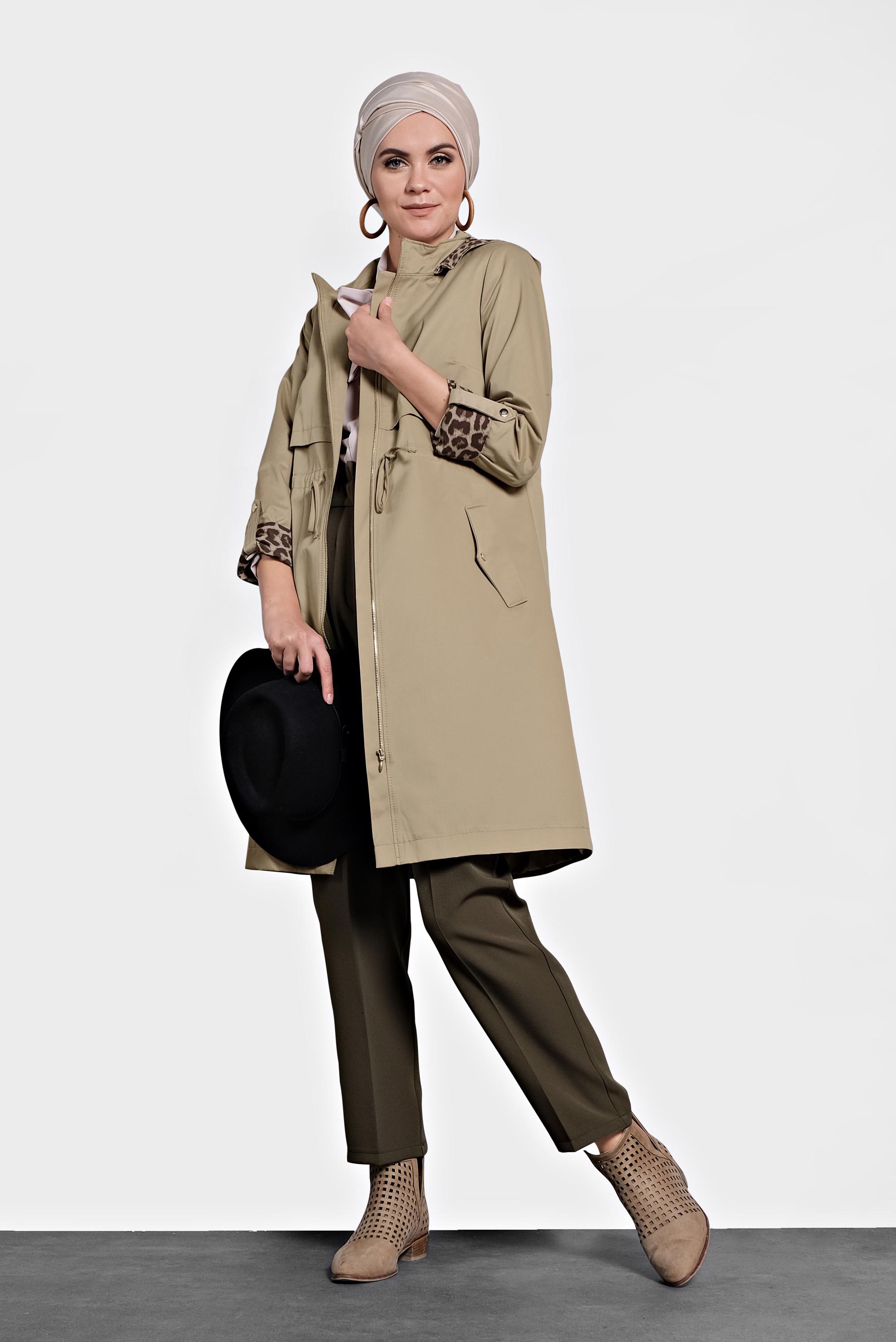 Tesettür giyim KAHVE BELİ BÜZGÜLÜ FERMUARLI LEOPAR DESENLİ TRENÇKOT 10124 