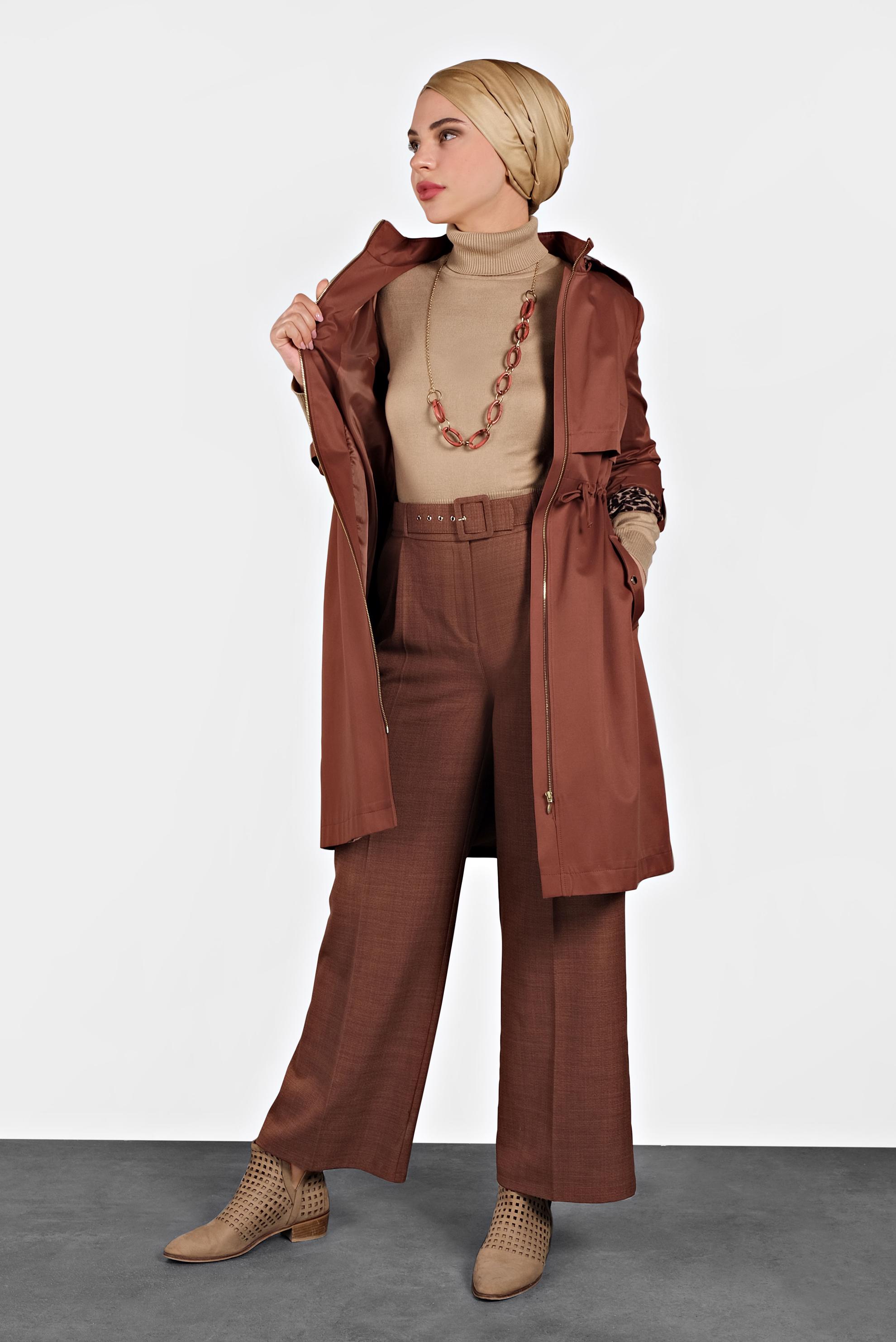 Tesettür giyim TURUNCU BELİ BÜZGÜLÜ FERMUARLI LEOPAR DESENLİ TRENÇKOT 10124 