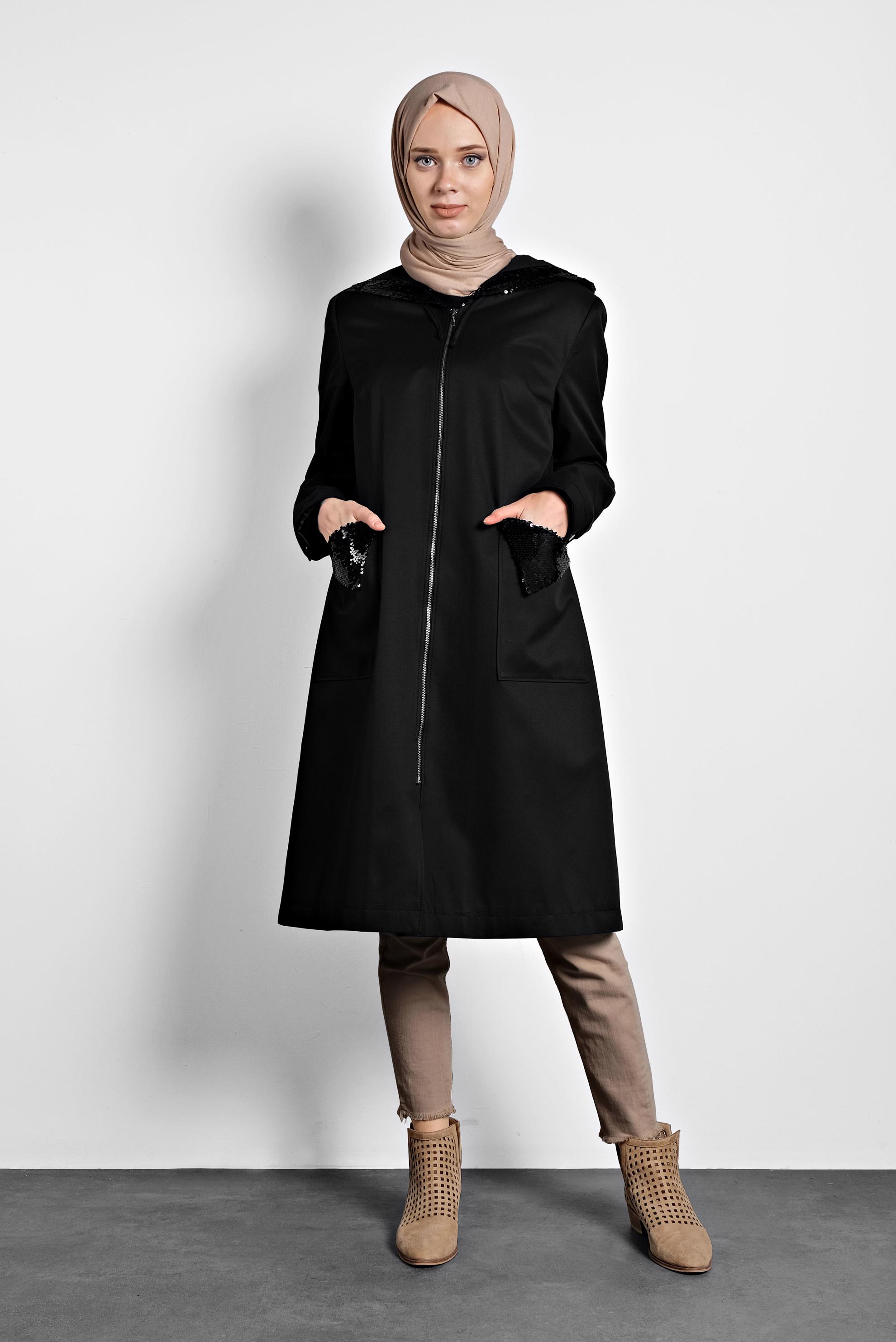 Tesettür giyim SİYAH CEPLERİ PULLU KAPÜŞONLU TRENÇKOT 10125 