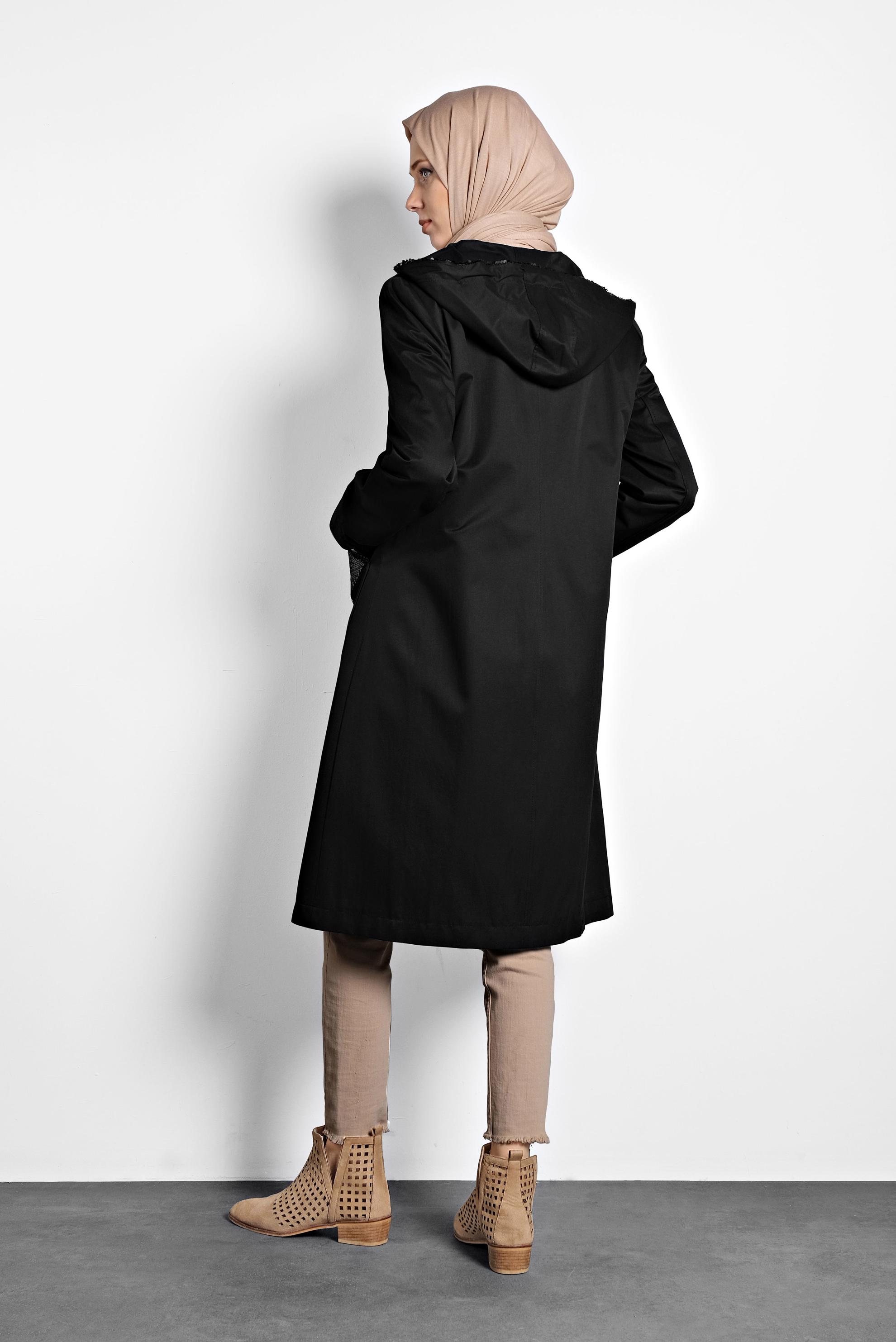 Tesettür giyim SİYAH CEPLERİ PULLU KAPÜŞONLU TRENÇKOT 10125 