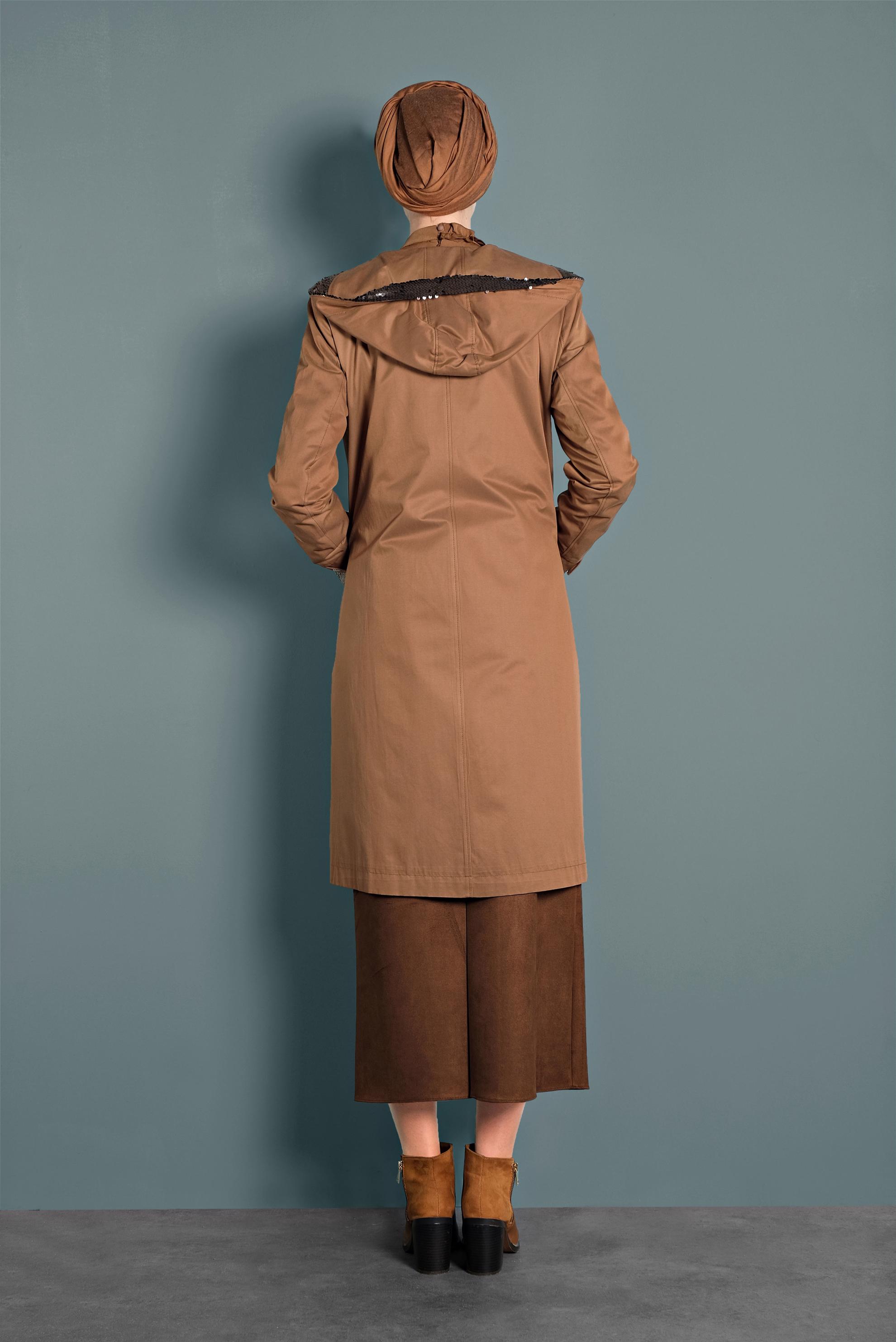 Tesettür giyim TABA CEPLERİ PULLU KAPÜŞONLU TRENÇKOT 10125 