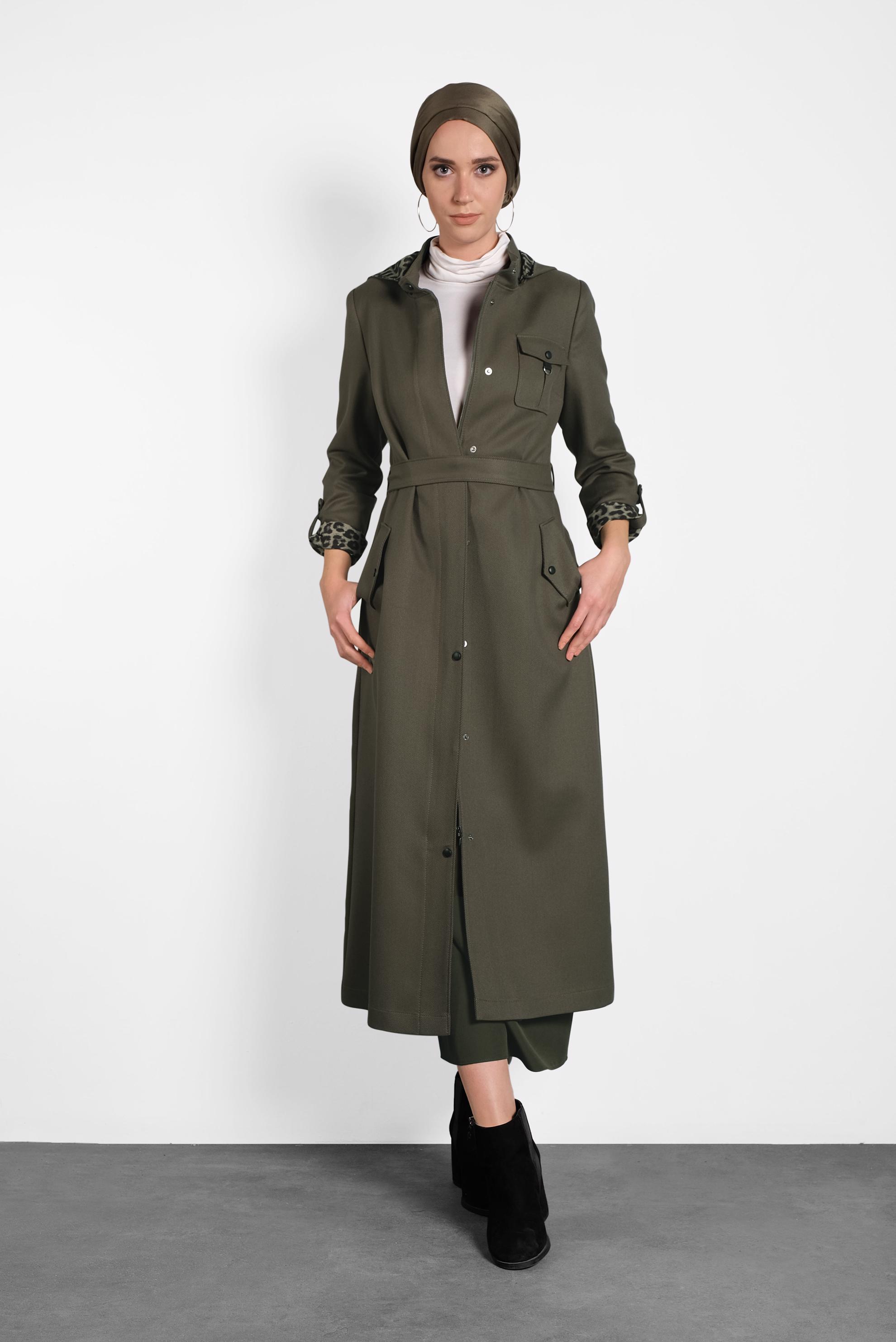 Tesettür giyim HAKİ BELİ KUŞAKLI LEOPAR DESENLİ TRENÇKOT 10129 