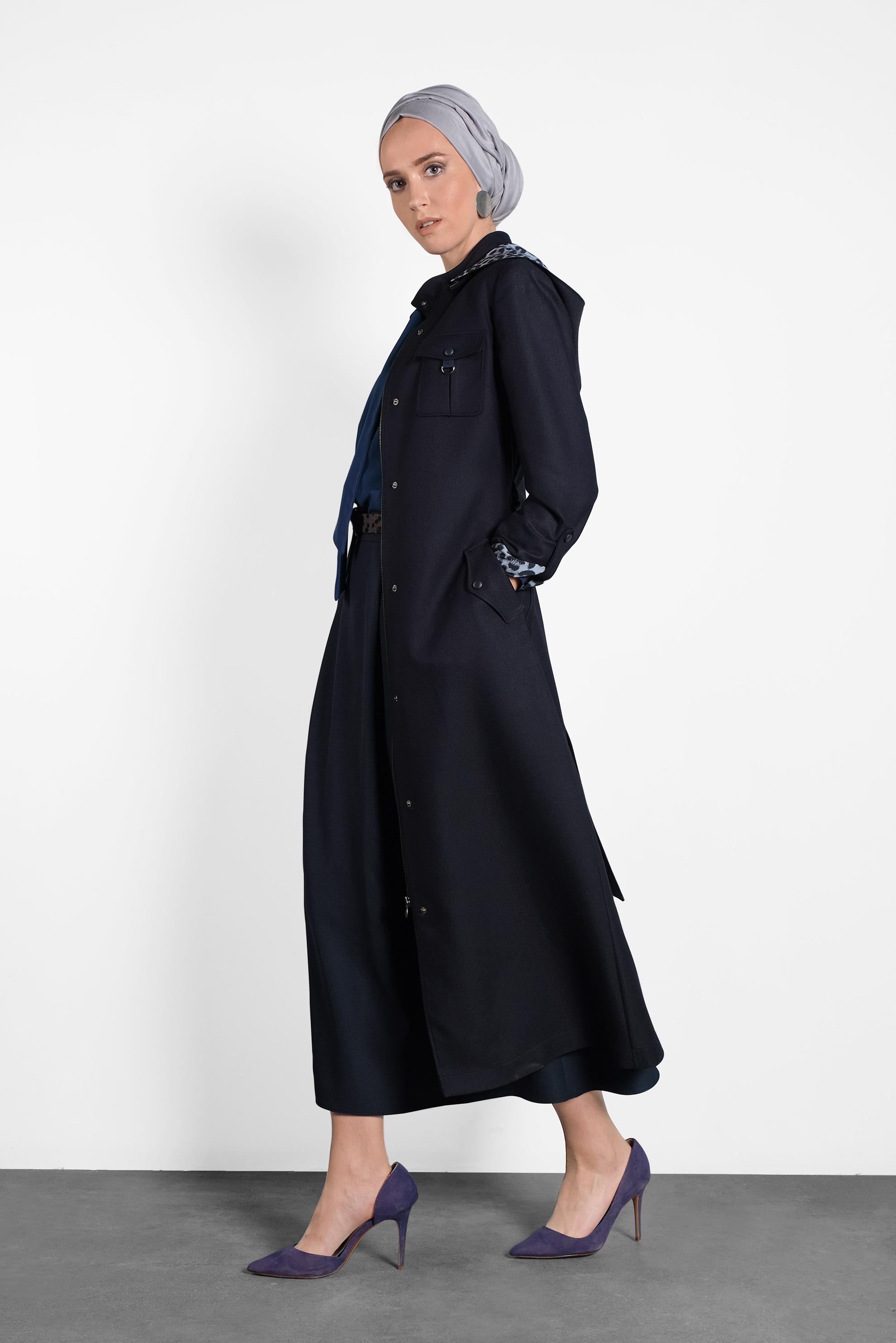 Tesettür giyim LACİVERT BELİ KUŞAKLI LEOPAR DESENLİ TRENÇKOT 10129 