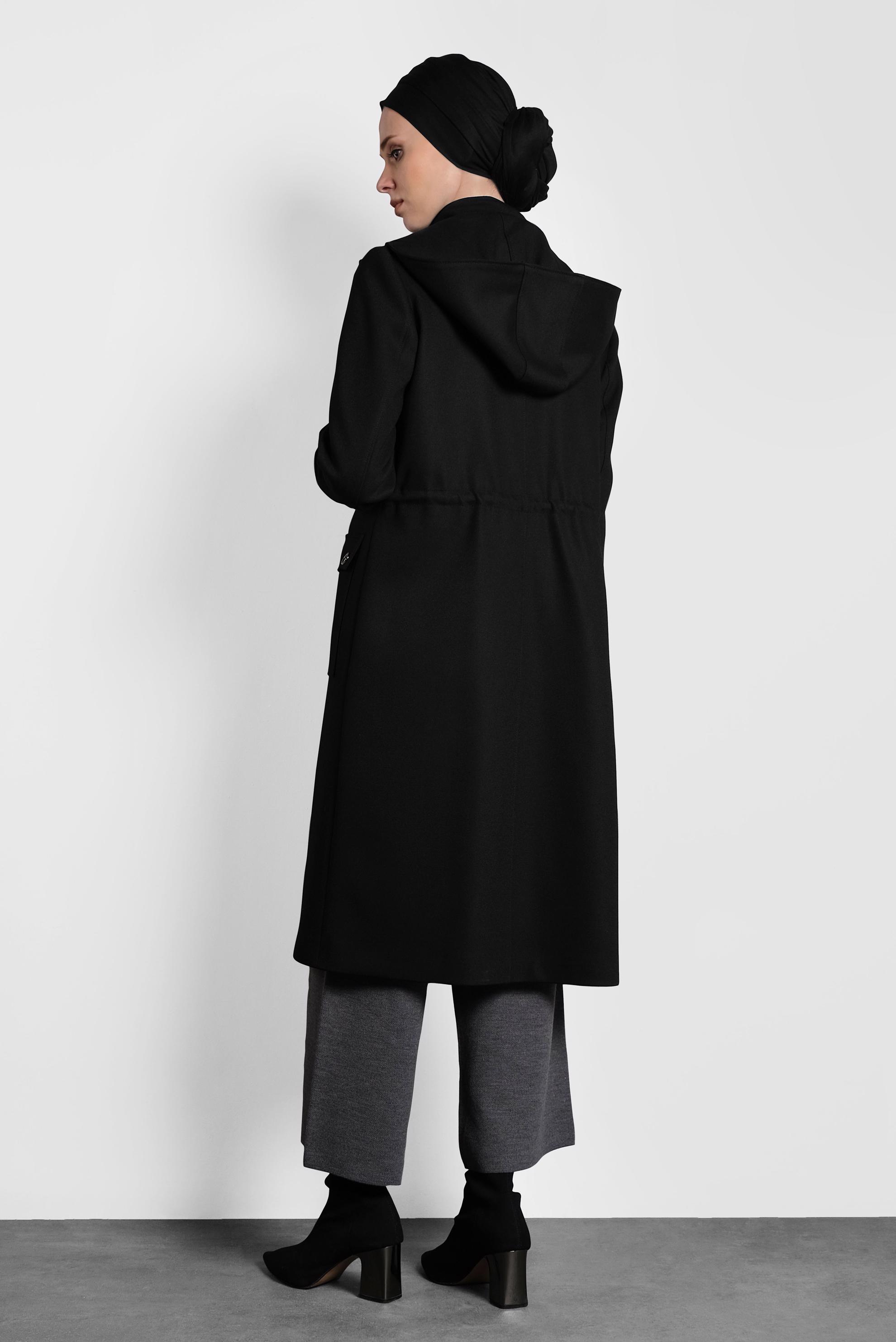 Tesettür giyim SİYAH KAPÜŞONLU TRENÇKOT 10134 