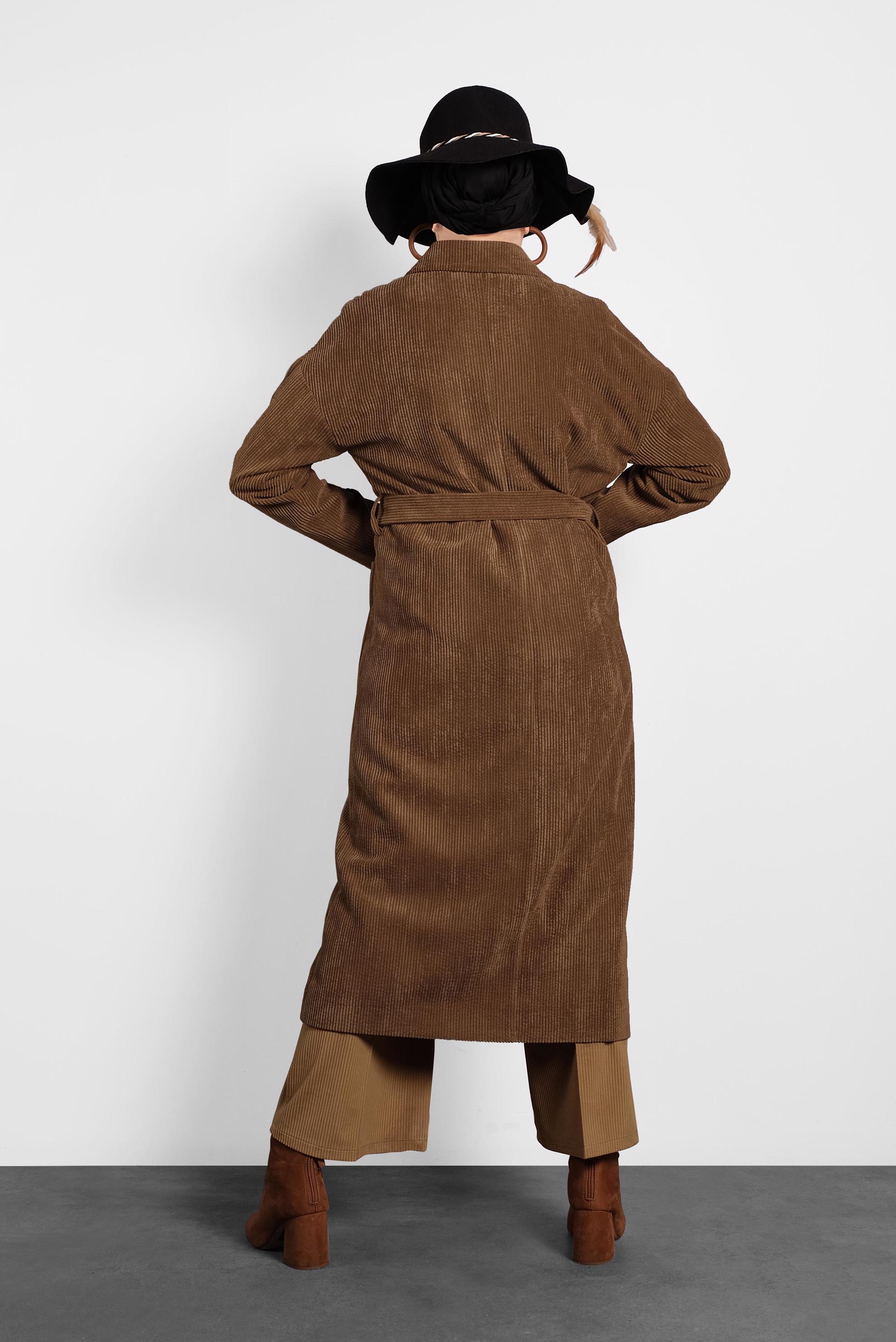 Tesettür giyim TABA DÜĞMELİ KUŞAKLI KADİFE TRENÇKOT 10139