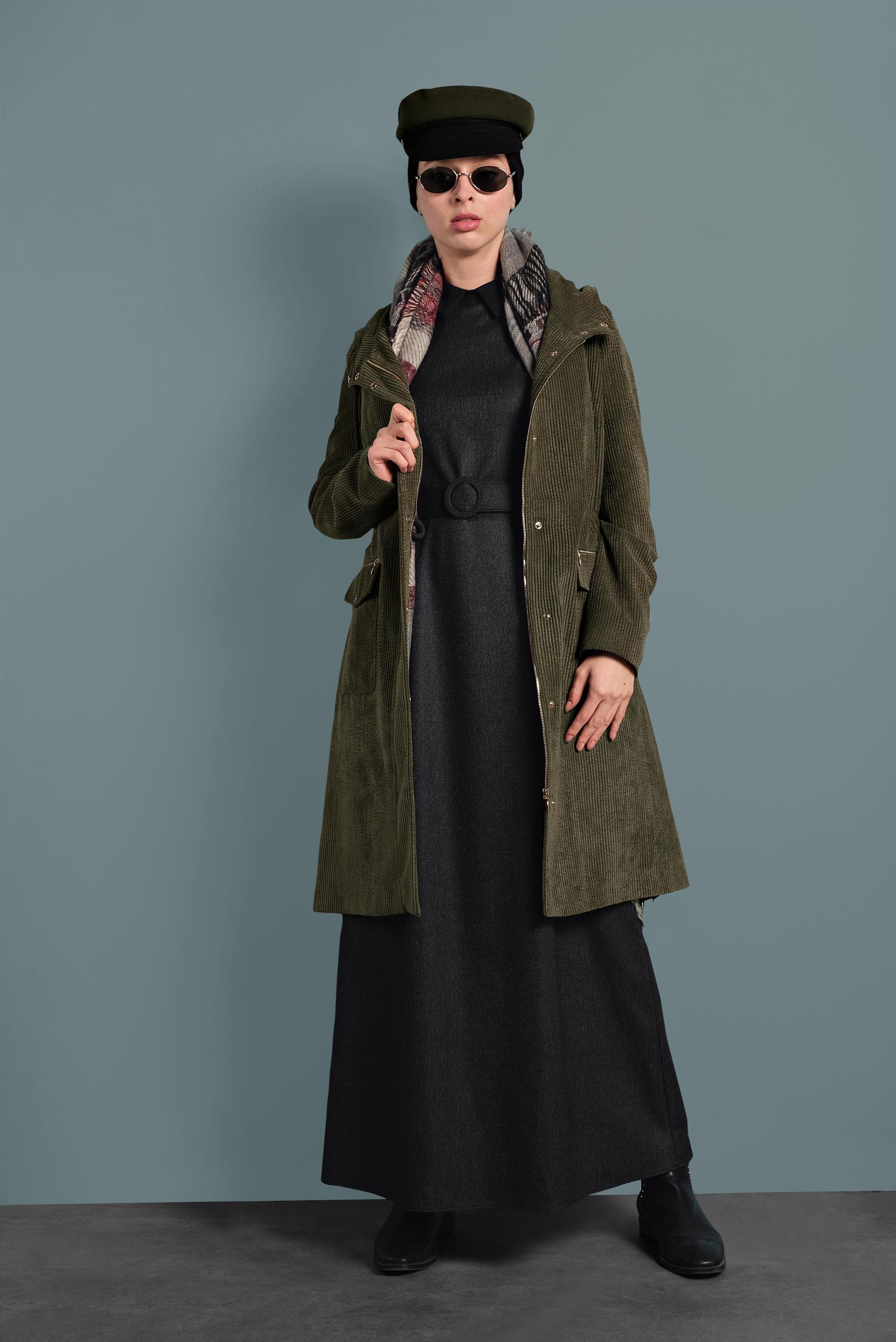 Tesettür giyim HAKİ FİTİLLİ KADİFE CEPLİ TRENÇKOT 10141