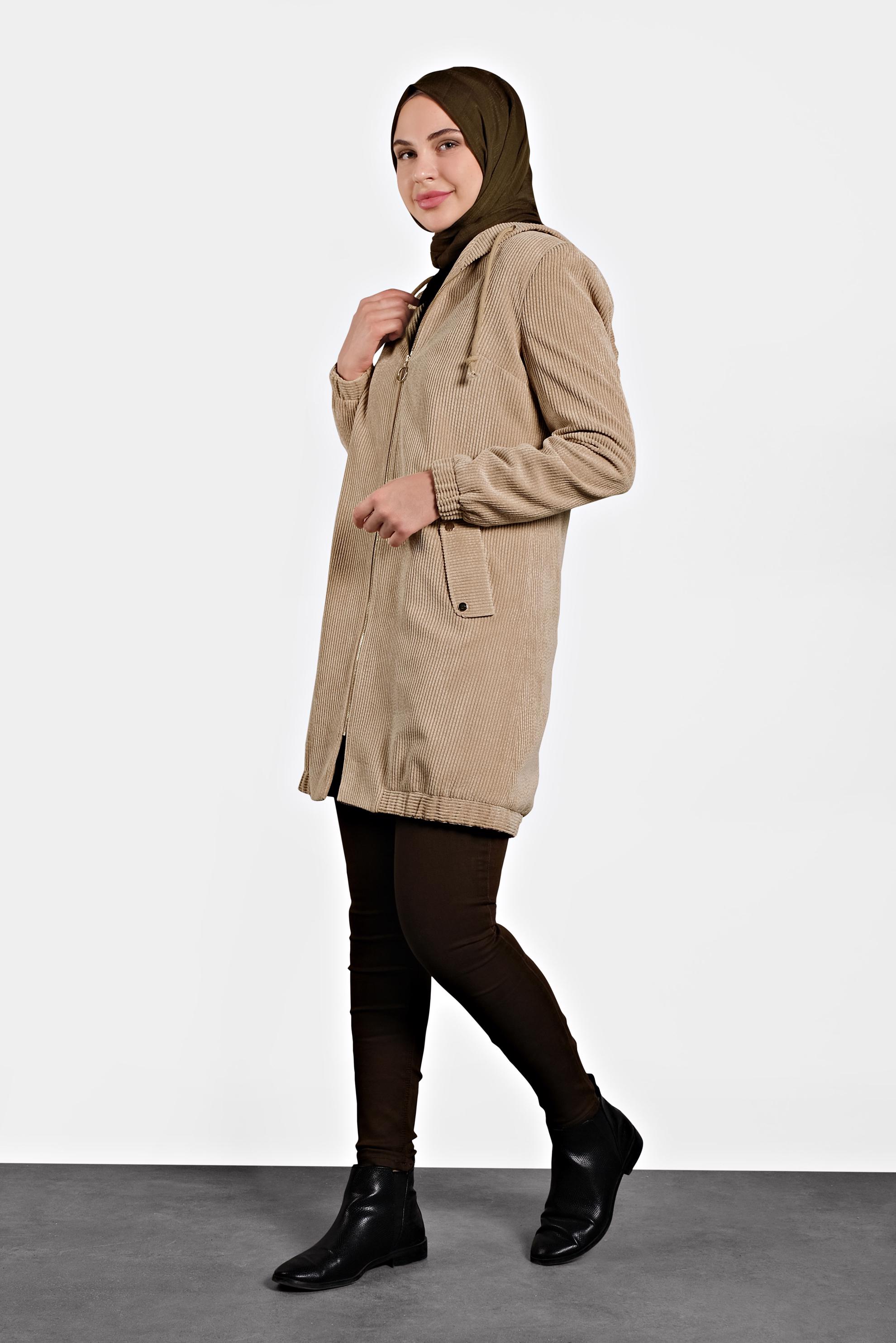 Tesettür giyim BEJ FİTİLLİ KADİFE KAPÜŞONLU TRENÇKOT 10142