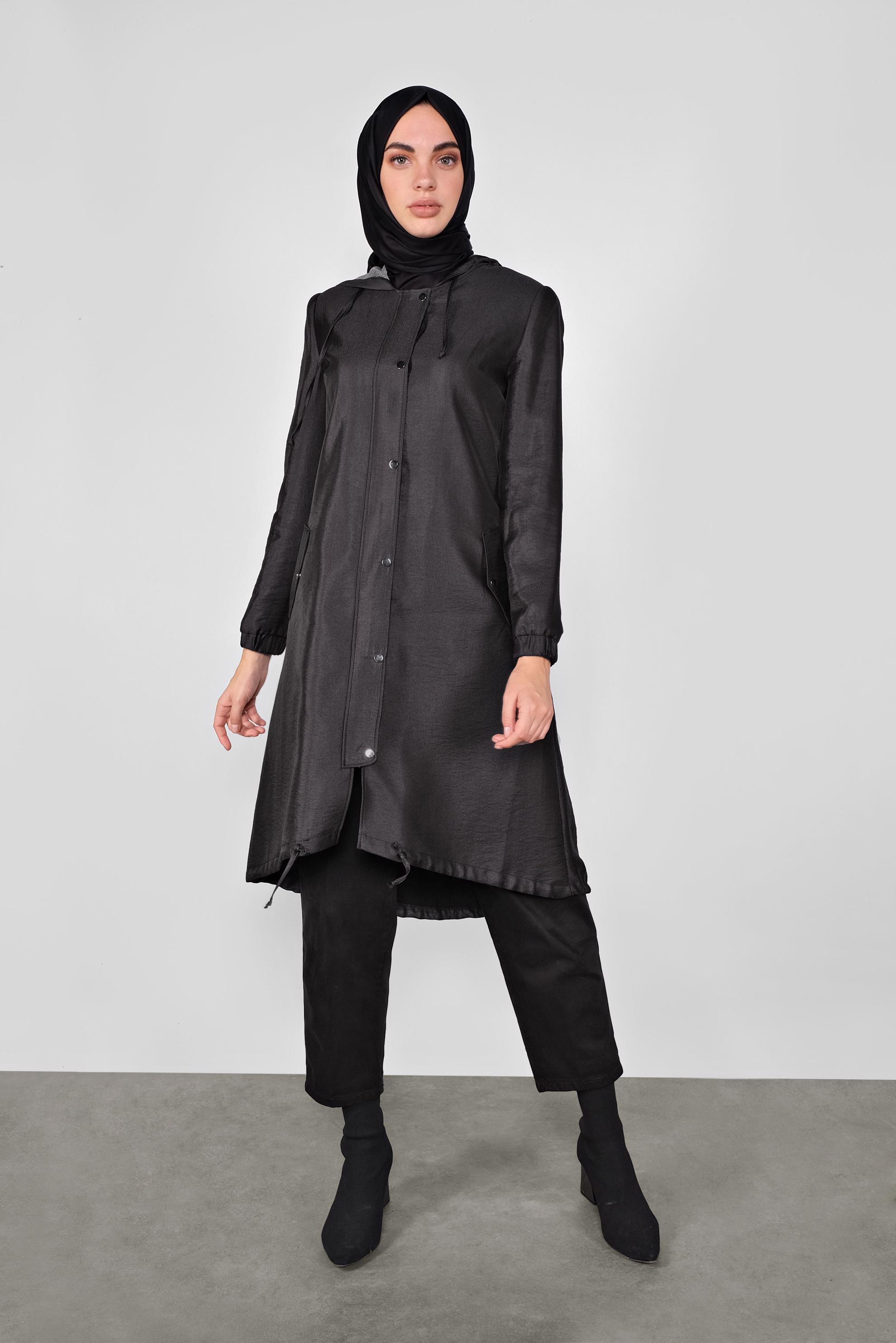 Tesettür giyim SİYAH BÜZGÜLÜ KAPÜŞONLU  TRENÇKOT 10173 