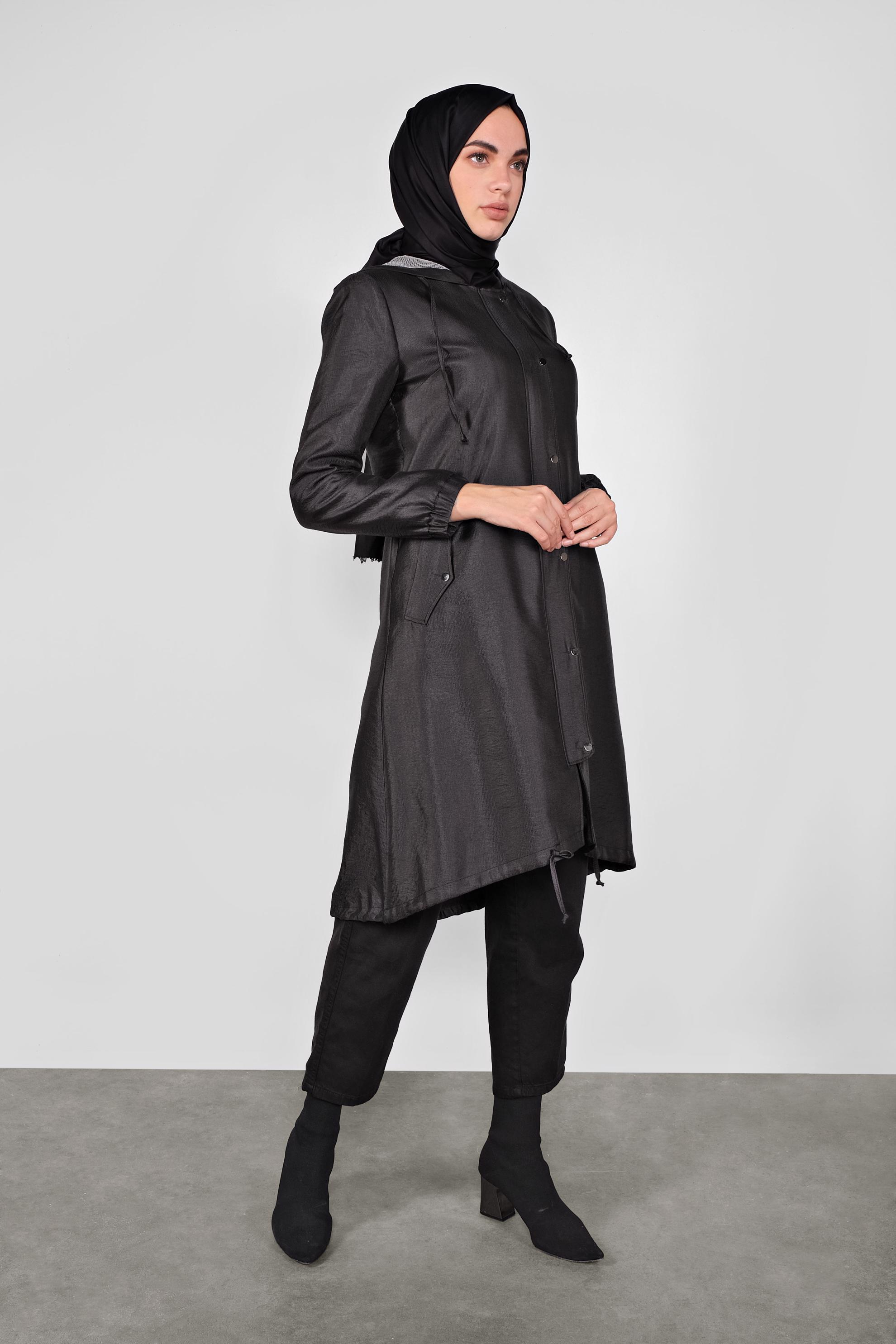 Tesettür giyim SİYAH BÜZGÜLÜ KAPÜŞONLU  TRENÇKOT 10173 