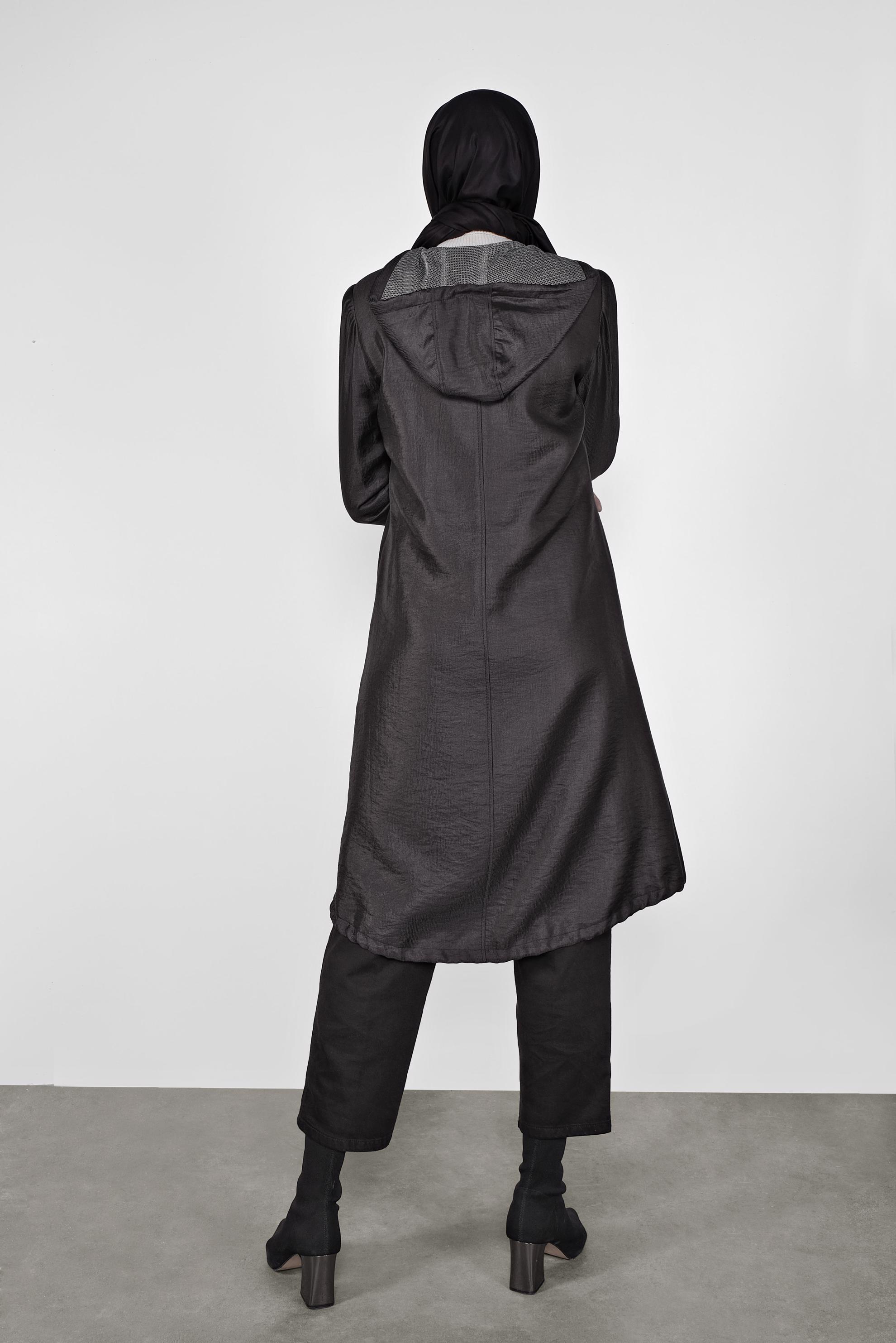 Tesettür giyim SİYAH BÜZGÜLÜ KAPÜŞONLU  TRENÇKOT 10173 