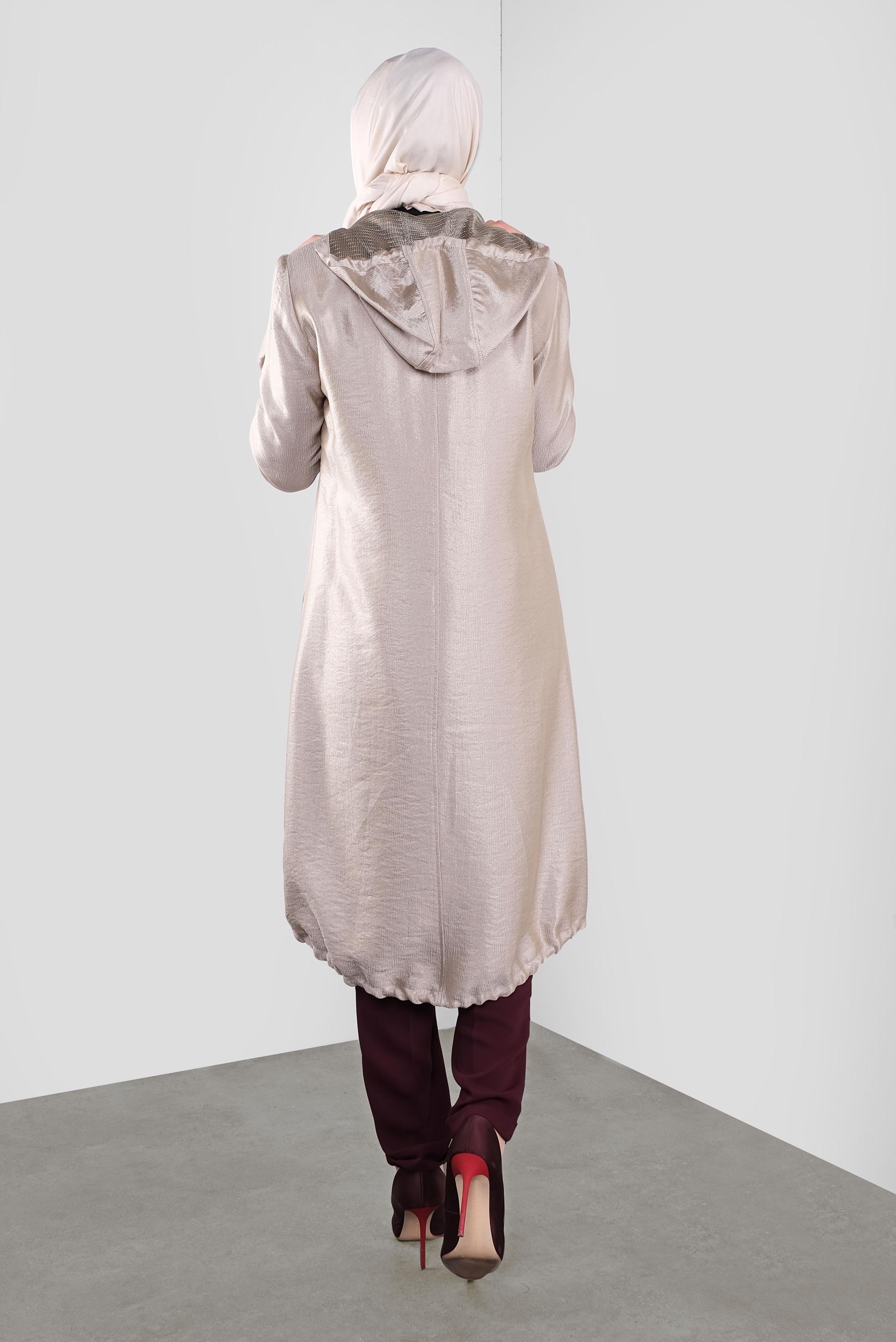 Tesettür giyim BEJ BÜZGÜLÜ KAPÜŞONLU  TRENÇKOT 10173 