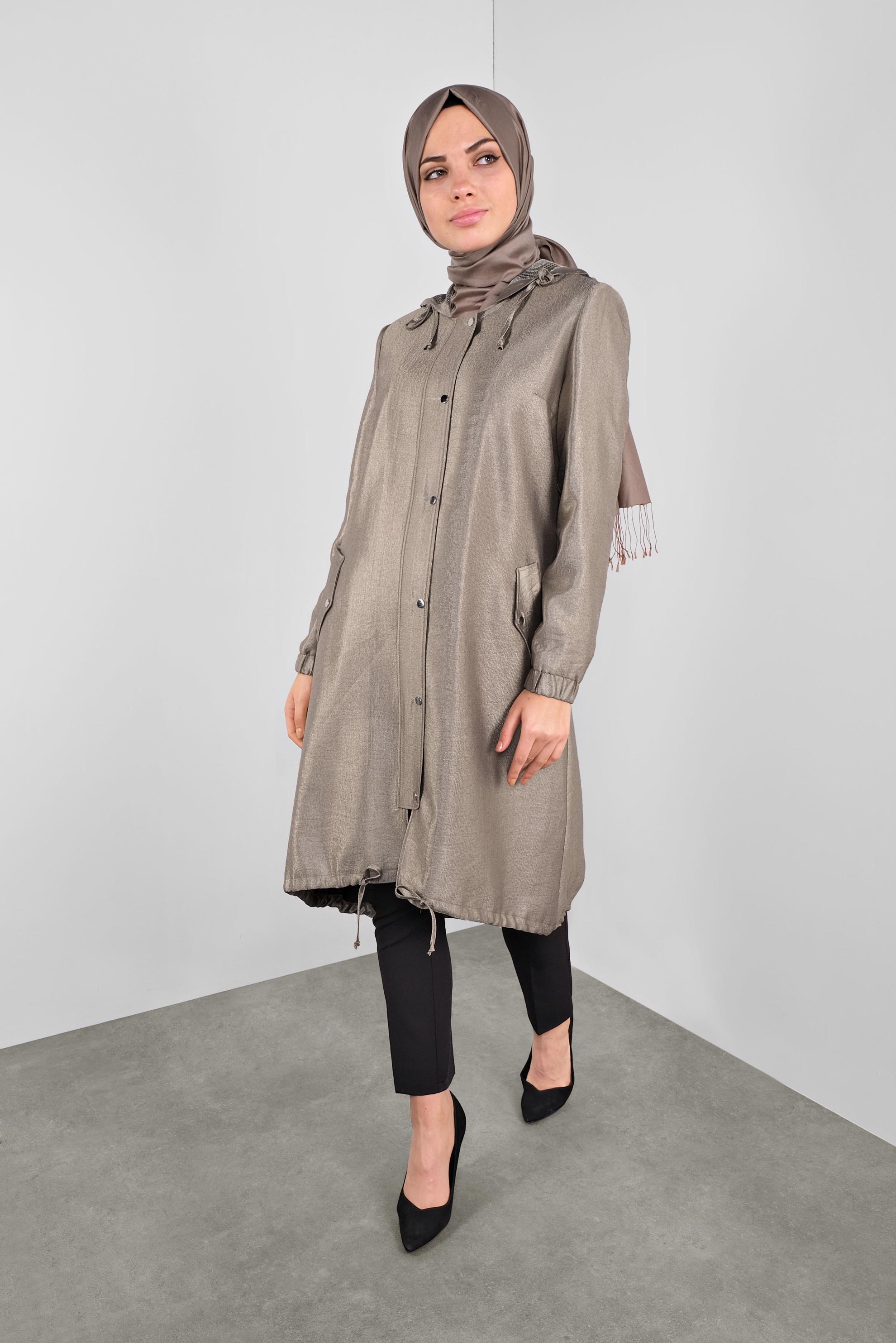 Tesettür giyim VİZON BÜZGÜLÜ KAPÜŞONLU  TRENÇKOT 10173 