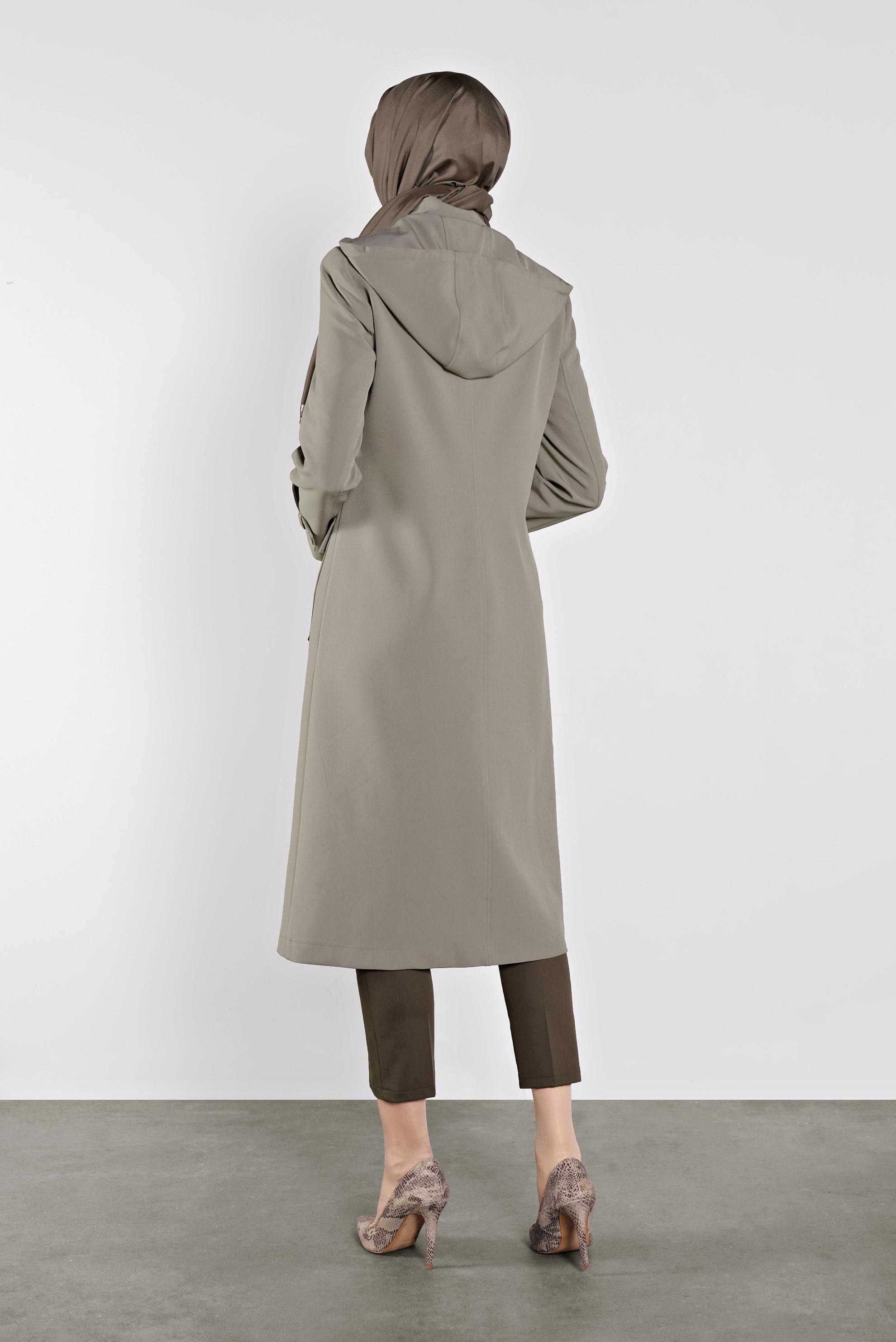 Tesettür giyim GRİ KAPÜŞONLU CEPLİ KUŞGÖZÜ DETAYLI TRENÇKOT 10280 