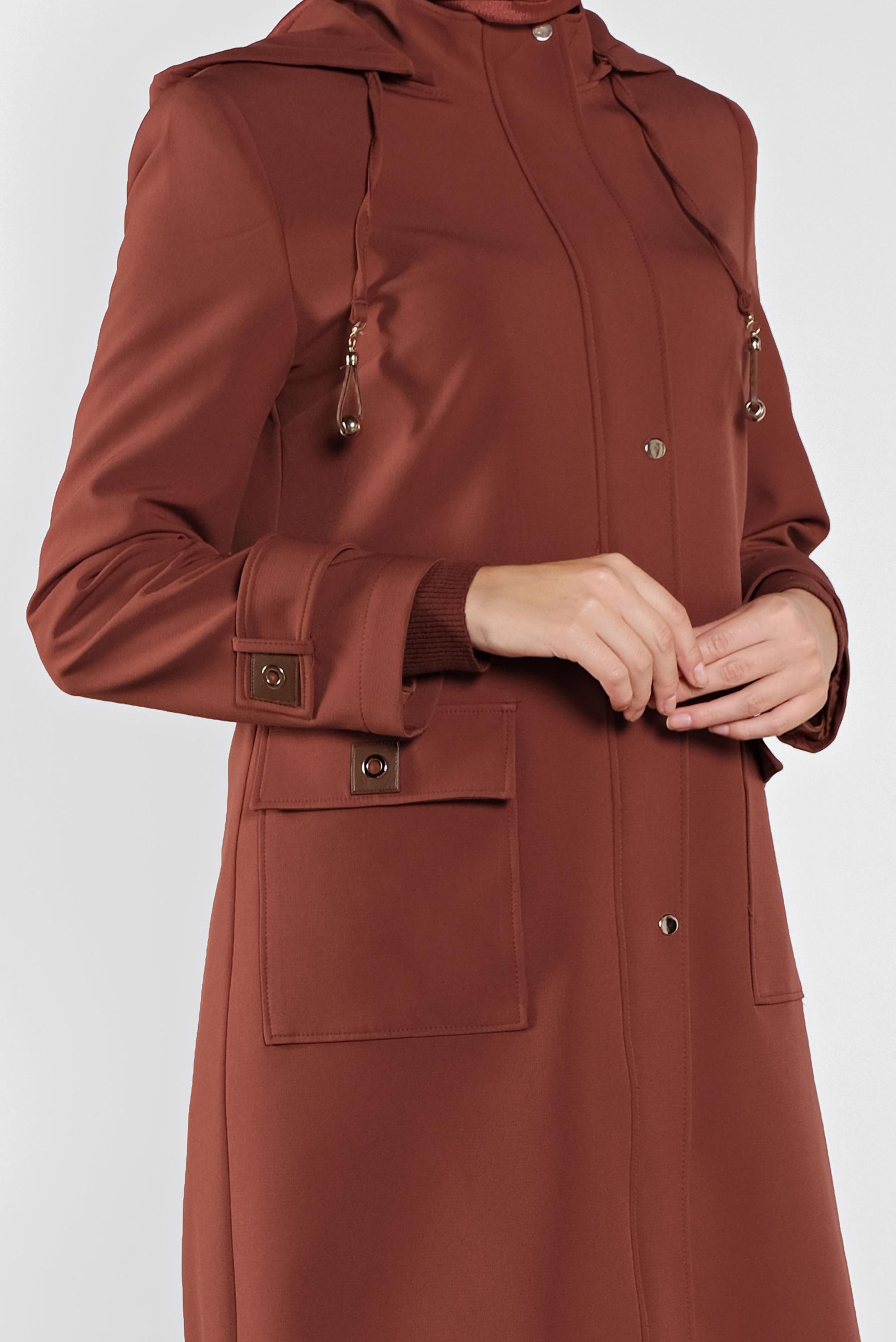 Tesettür giyim TURUNCU KAPÜŞONLU CEPLİ KUŞGÖZÜ DETAYLI TRENÇKOT 10280 