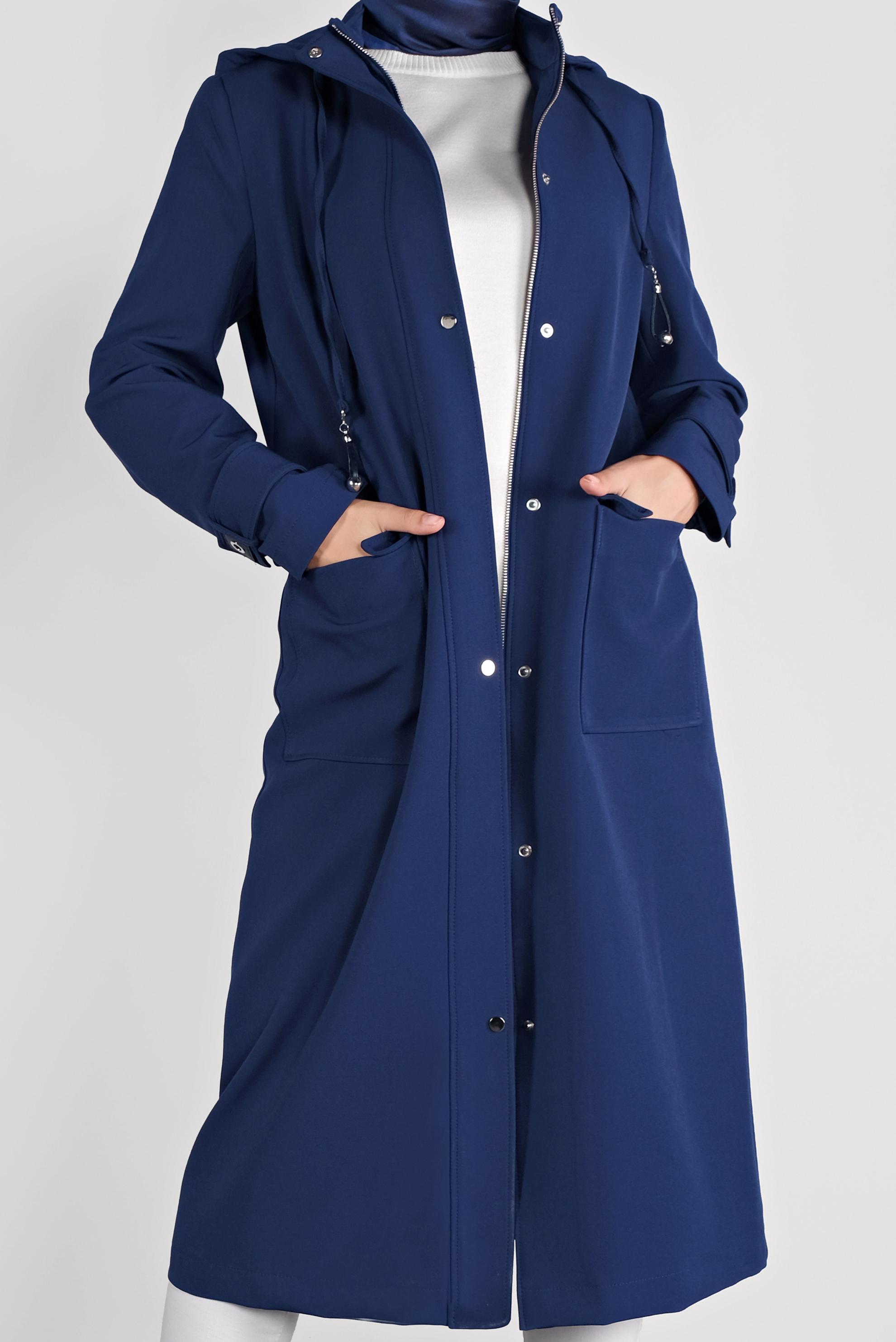 Tesettür giyim LACİVERT KAPÜŞONLU CEPLİ KUŞGÖZÜ DETAYLI TRENÇKOT 10280 