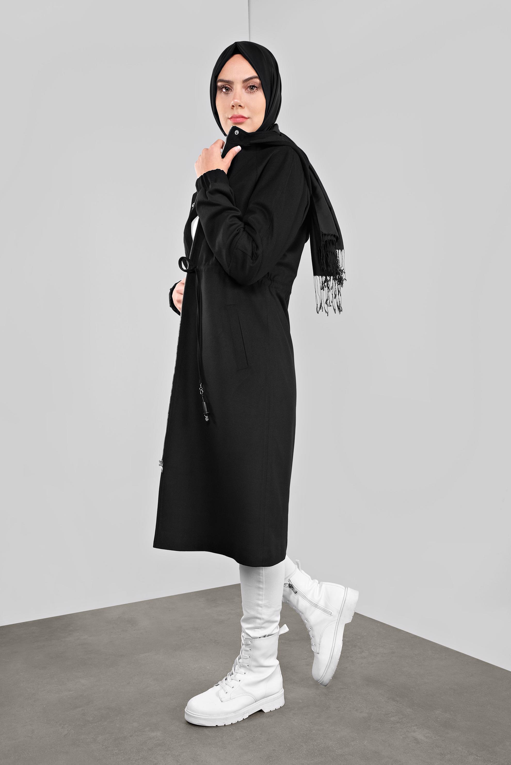 Tesettür giyim SİYAH BELİ BÜZGÜLÜ KAPÜŞONLU TRENÇKOT 10289 