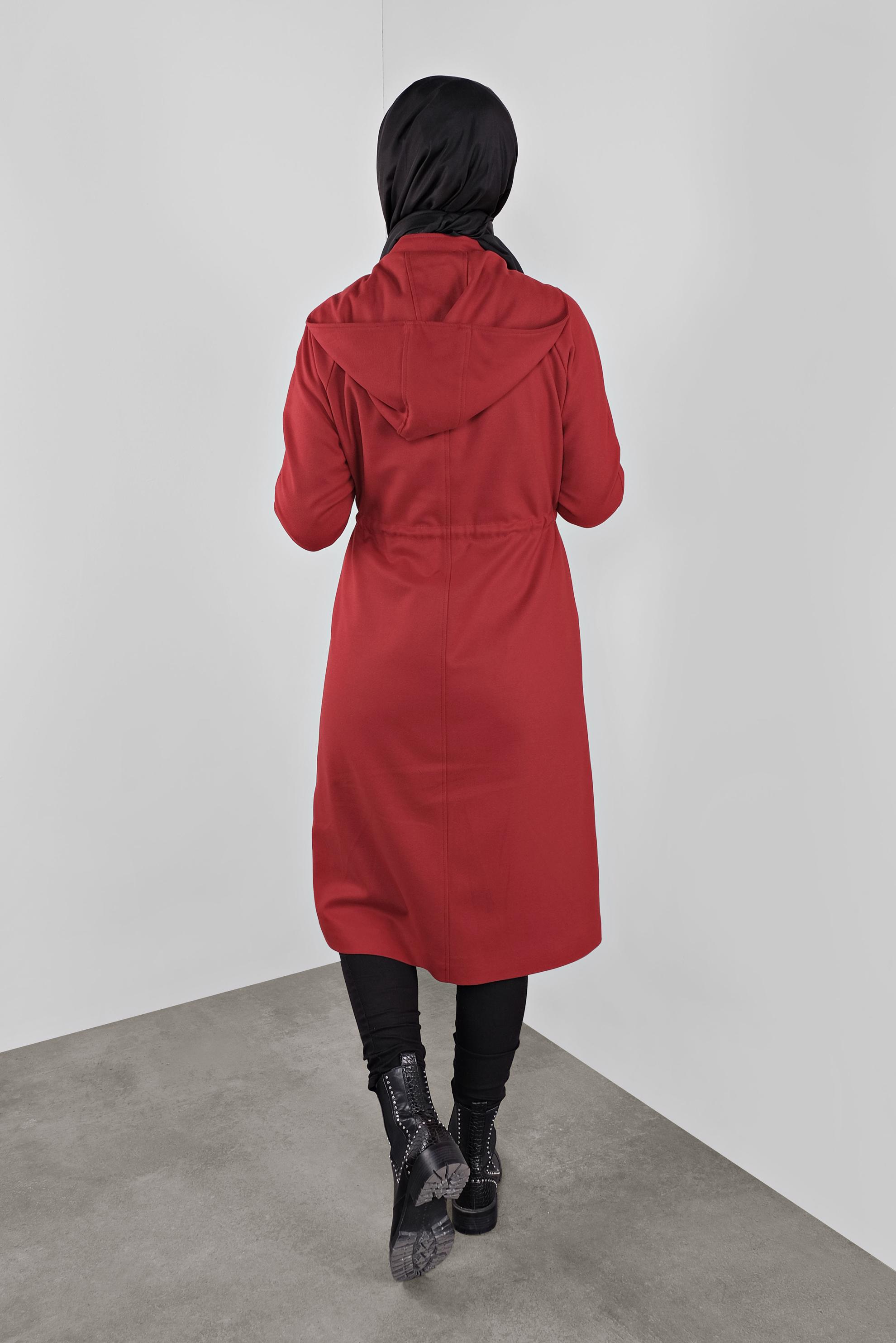 Tesettür giyim KIRMIZI BELİ BÜZGÜLÜ KAPÜŞONLU TRENÇKOT 10289 