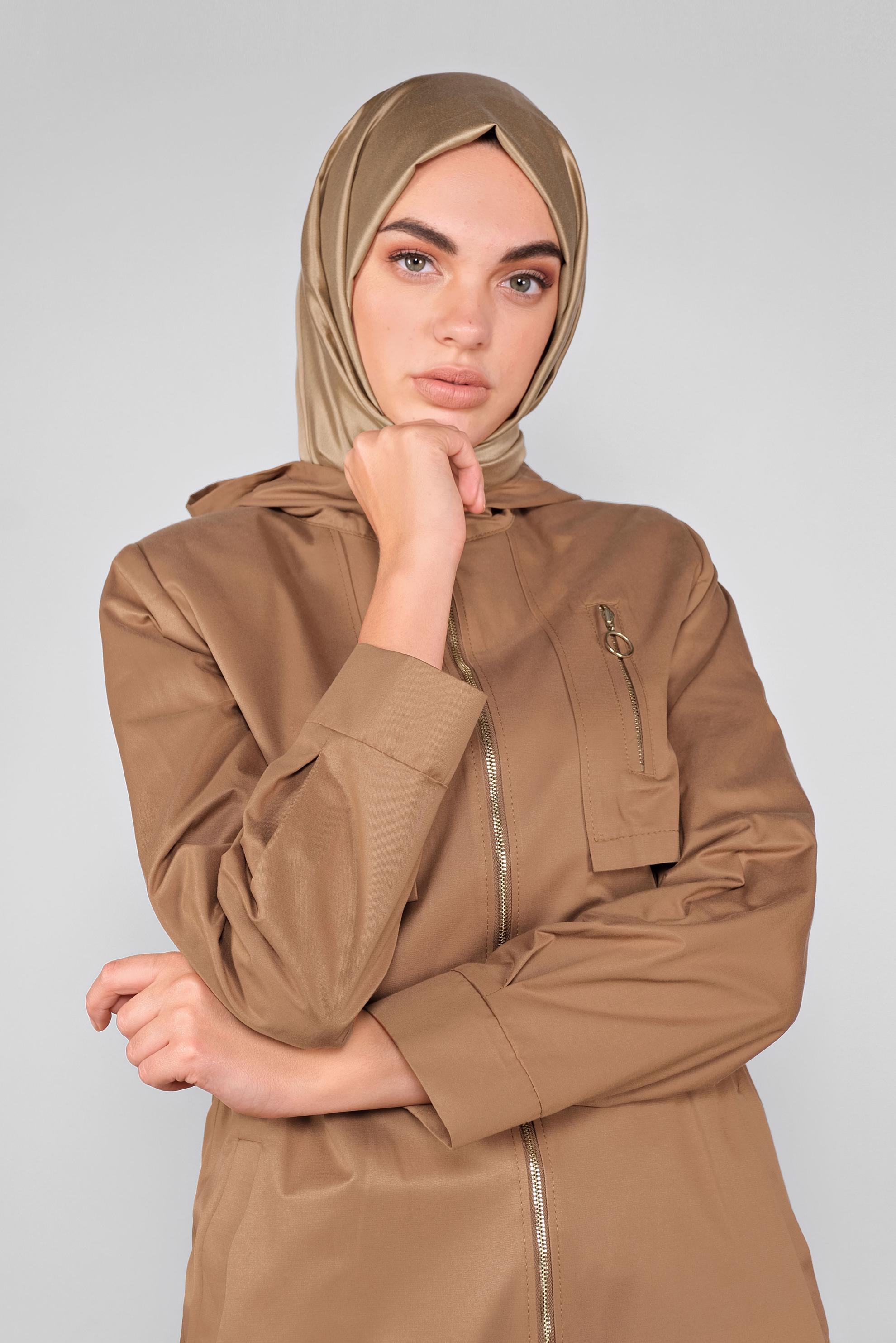 Tesettür giyim TABA KAPÜŞONLU FERMUARLI TRENÇKOT 10292 