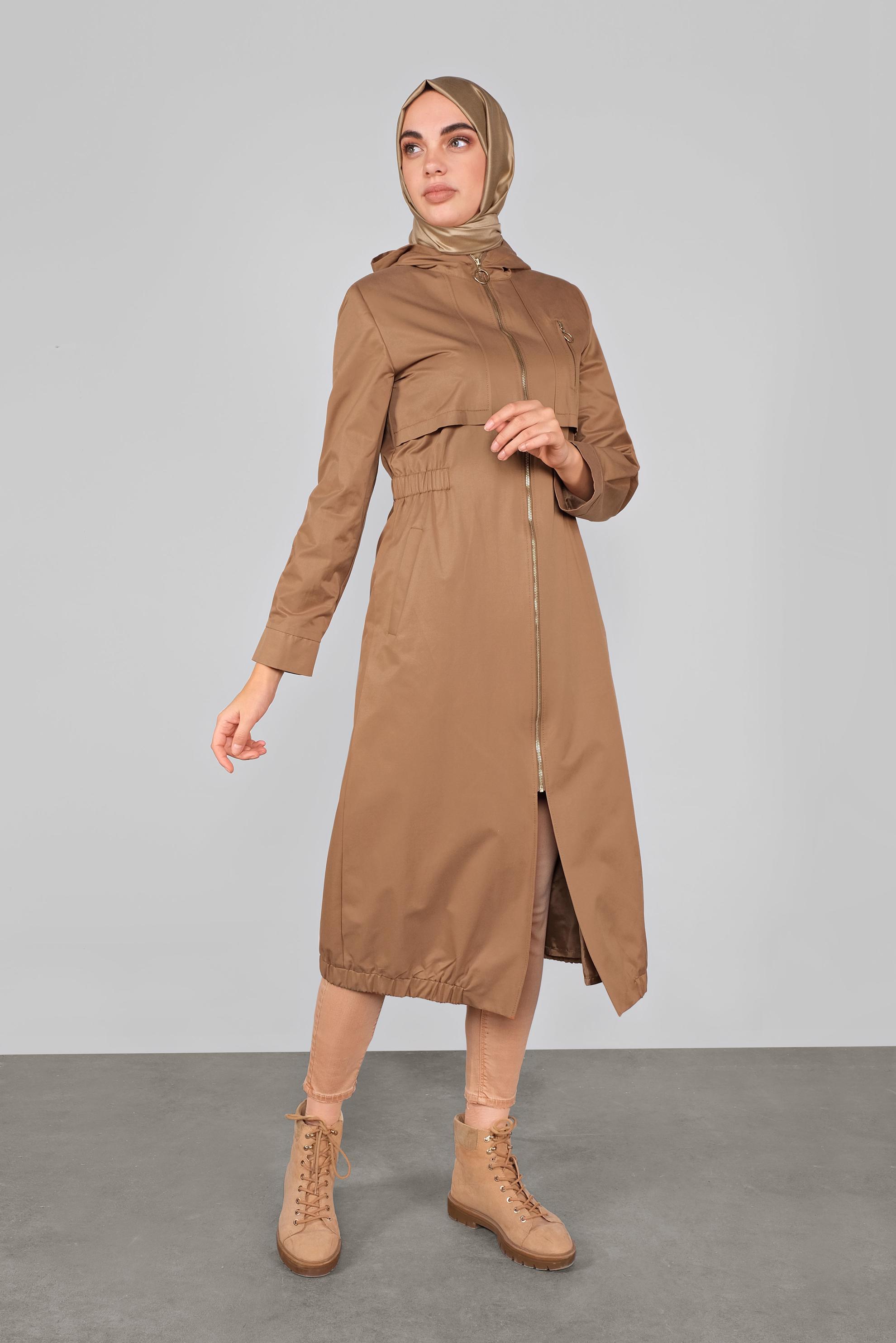 Tesettür giyim TABA KAPÜŞONLU FERMUARLI TRENÇKOT 10292 