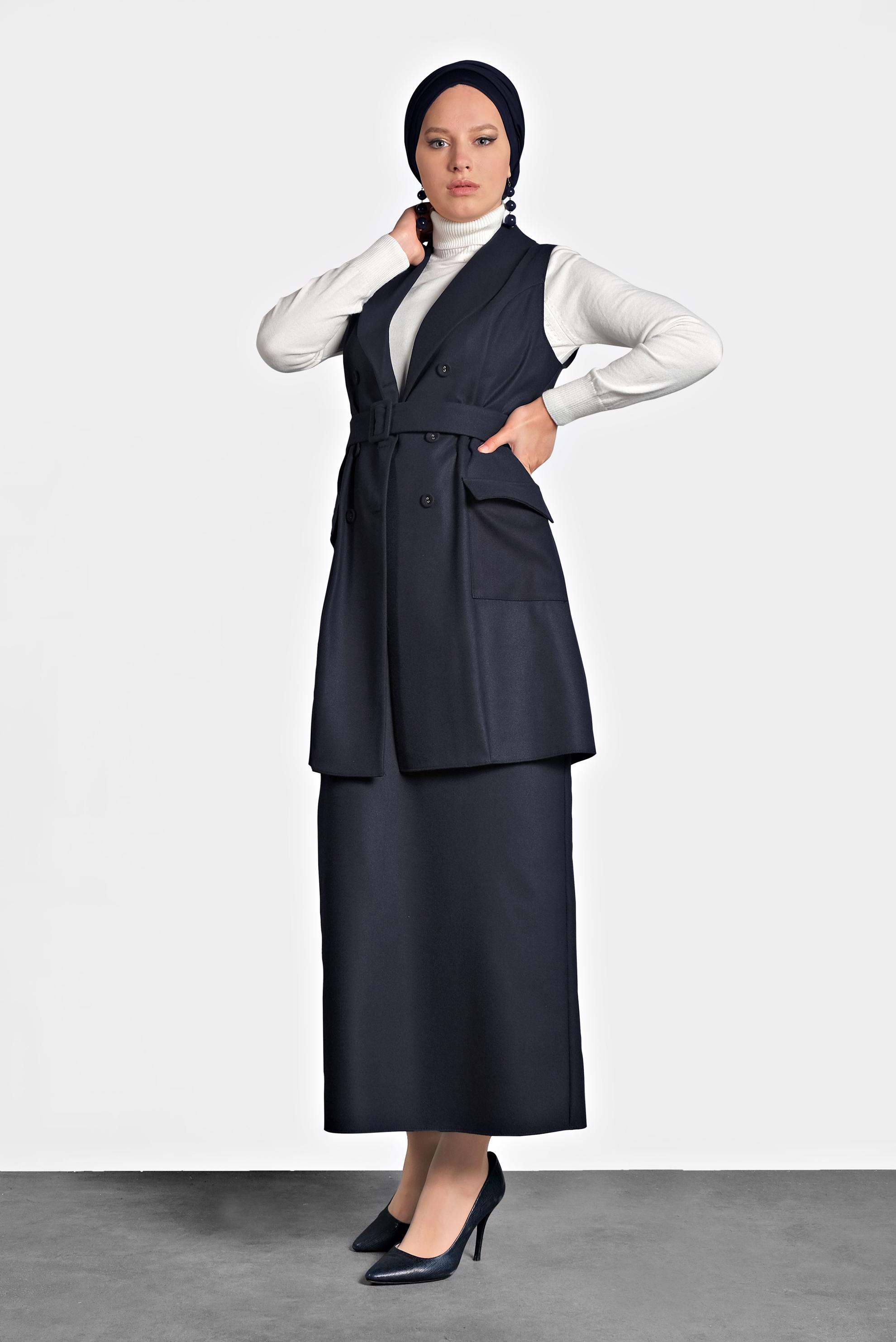 Tesettür giyim LACİVERT DÜĞMELİ KEMERLİ YELEK 40122 