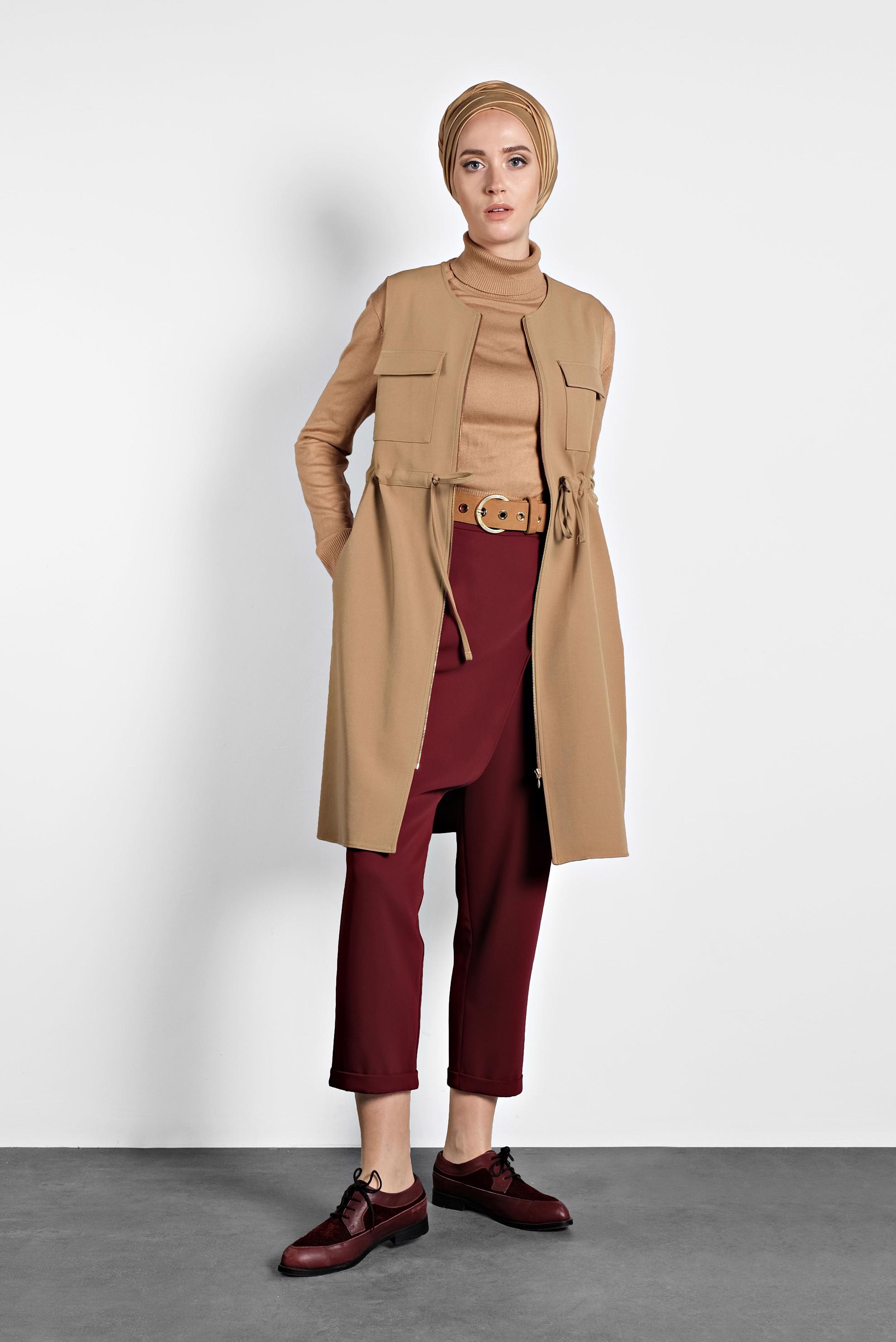 Tesettür giyim BEJ BİSİKLET YAKA BELİ LASTİKLİ FERMUARLI YELEK 40247